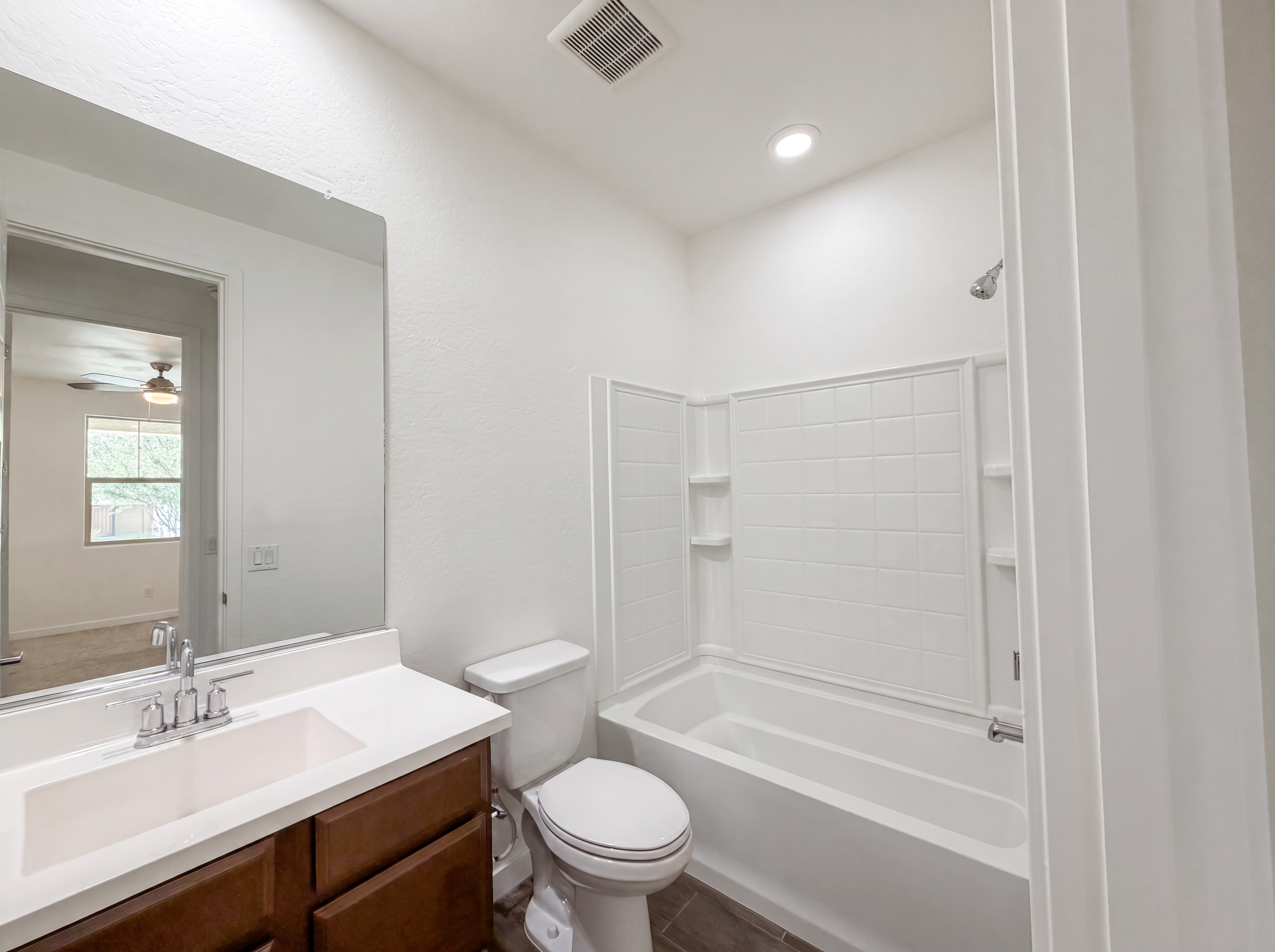 Photo 8 of 31 of 1224 E Glass Ln, Phoenix, AZ
