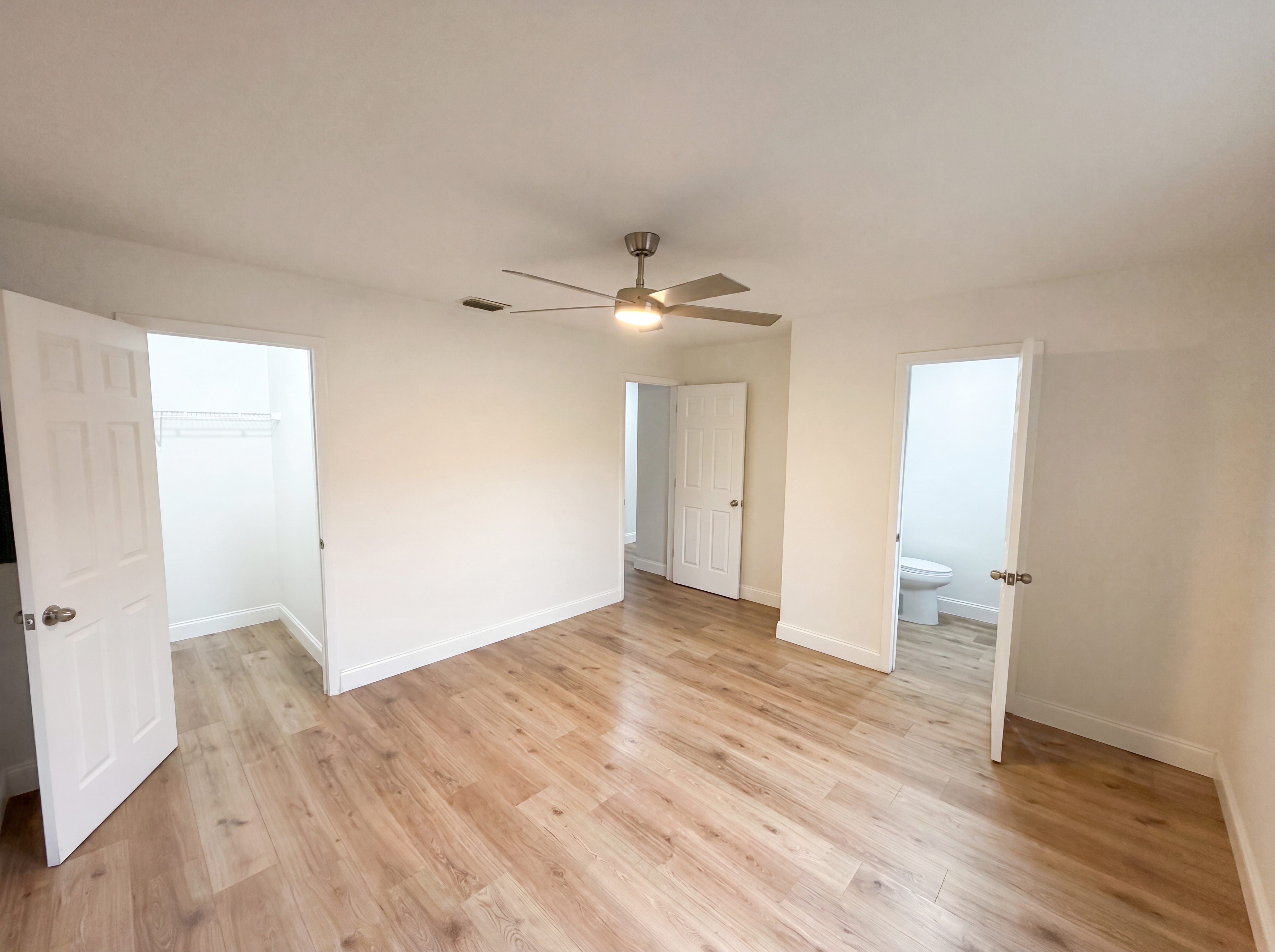 Photo 17 of 25 of 845 40th Ave S, Saint Petersburg, FL