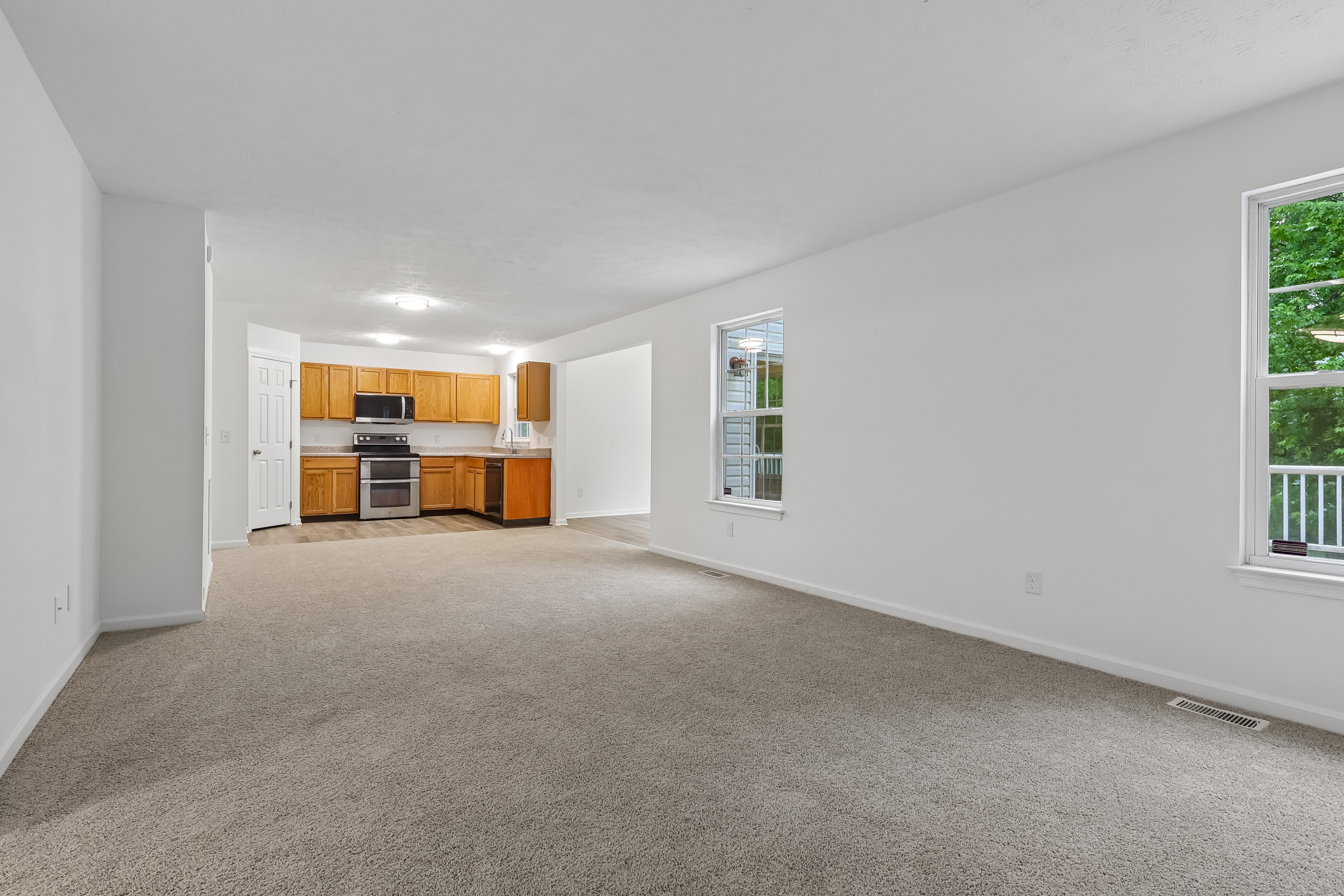 Photo 19 of 35 of 3315 Hidden Brook Dr, Ravenna, OH