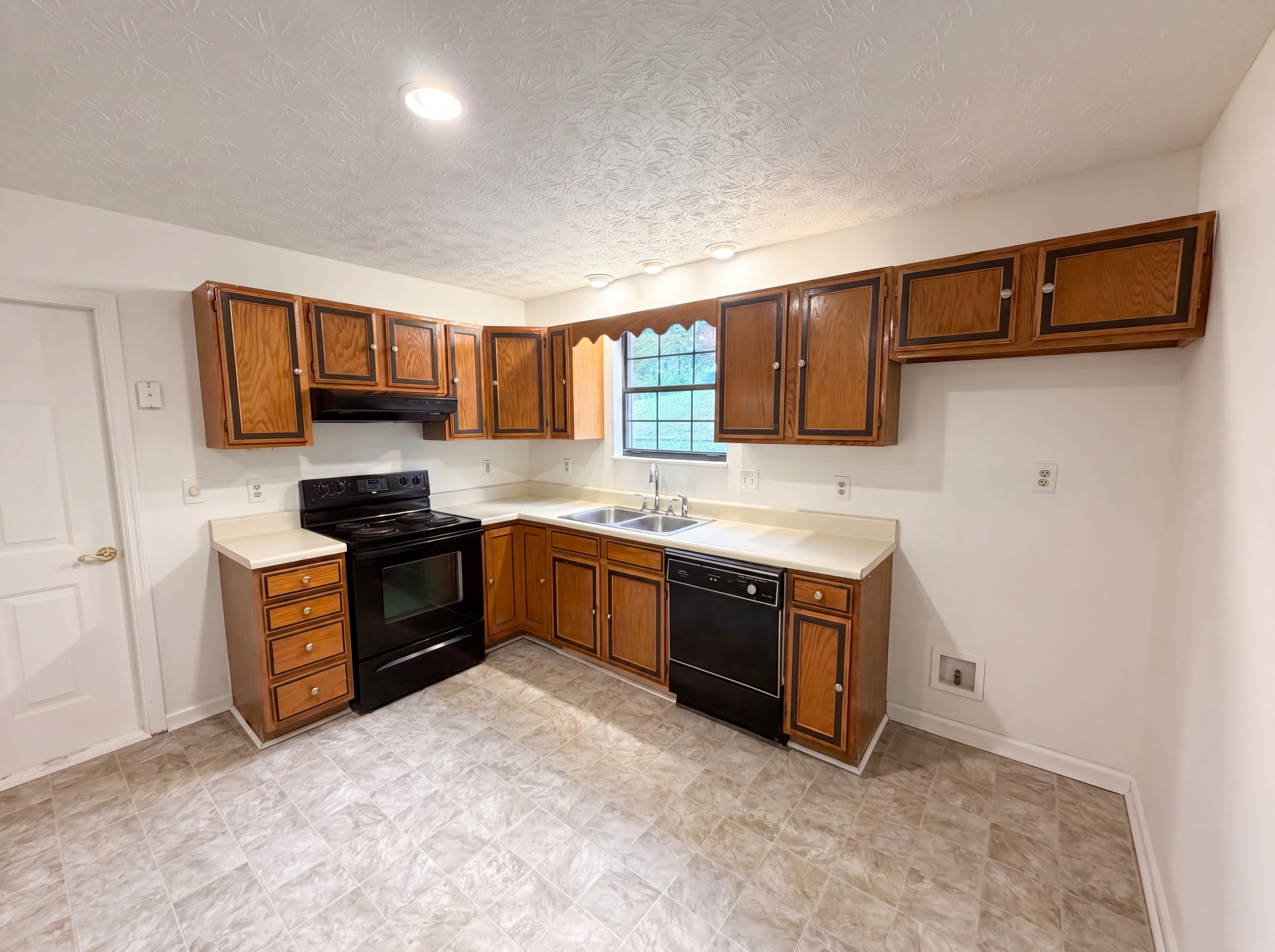 Photo 12 of 22 of 6020 Morning Glory Pl, Knoxville, TN