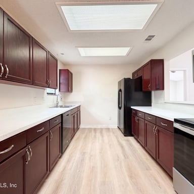 Property photo 2 of 8510 McNeill Rd