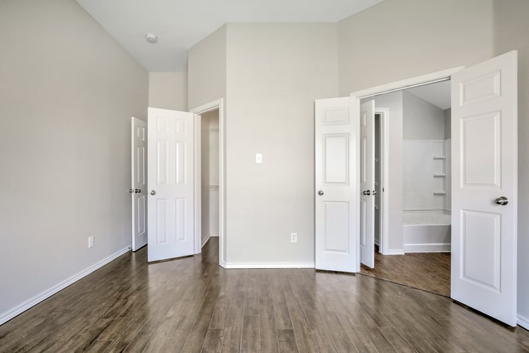 Photo 20 of 26 - 5209 Mirror Lake Dr, Haltom City, TX 76117