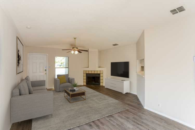 Photo 3 of 27 - 4018 Sun Harbour Dr, San Antonio, TX 78244
