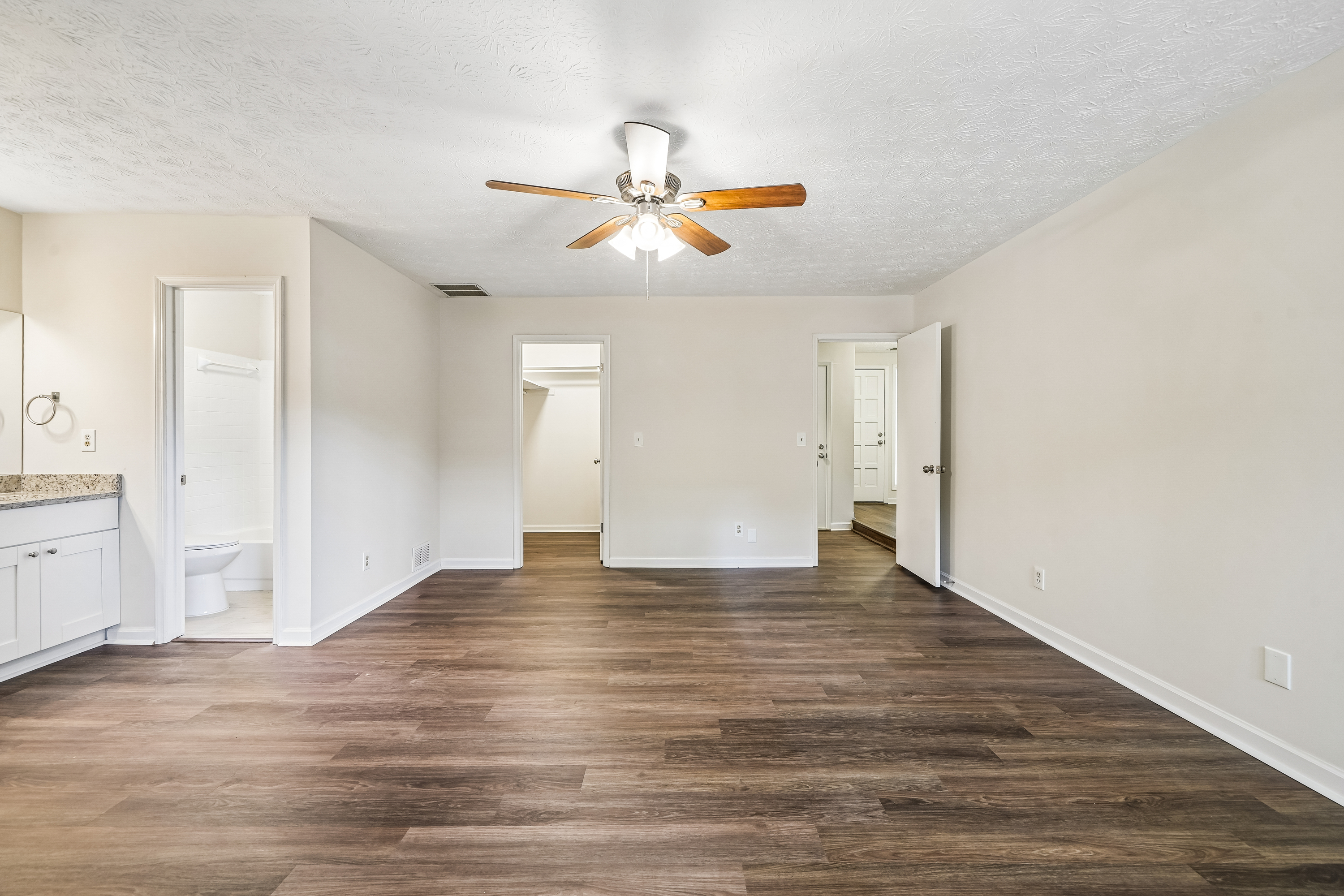 Photo 8 of 26 of 2464 Silver Moss Way, Lawrenceville, GA
