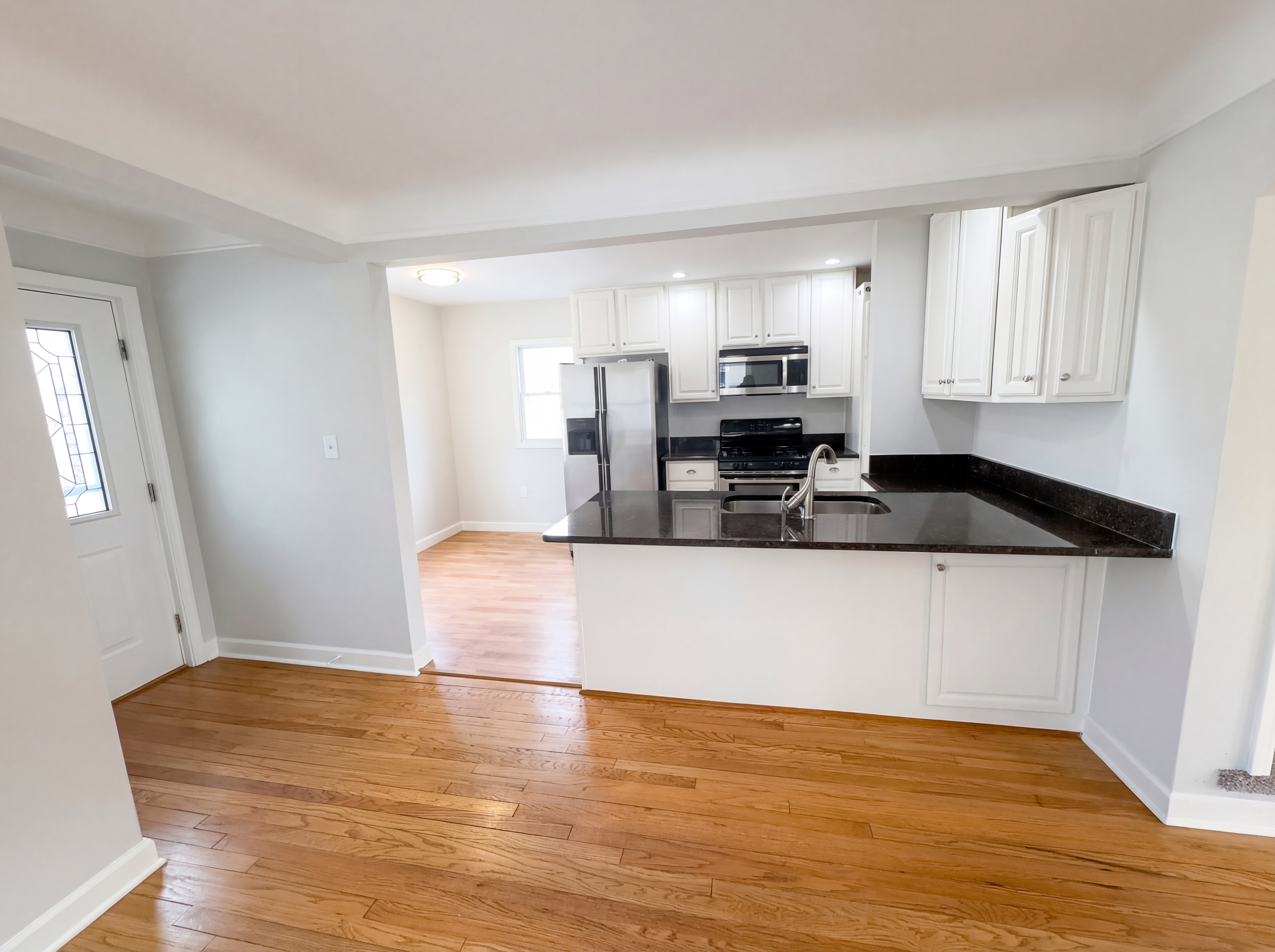 Photo 6 of 24 of 1824 E Hudson Ave, Royal Oak, MI
