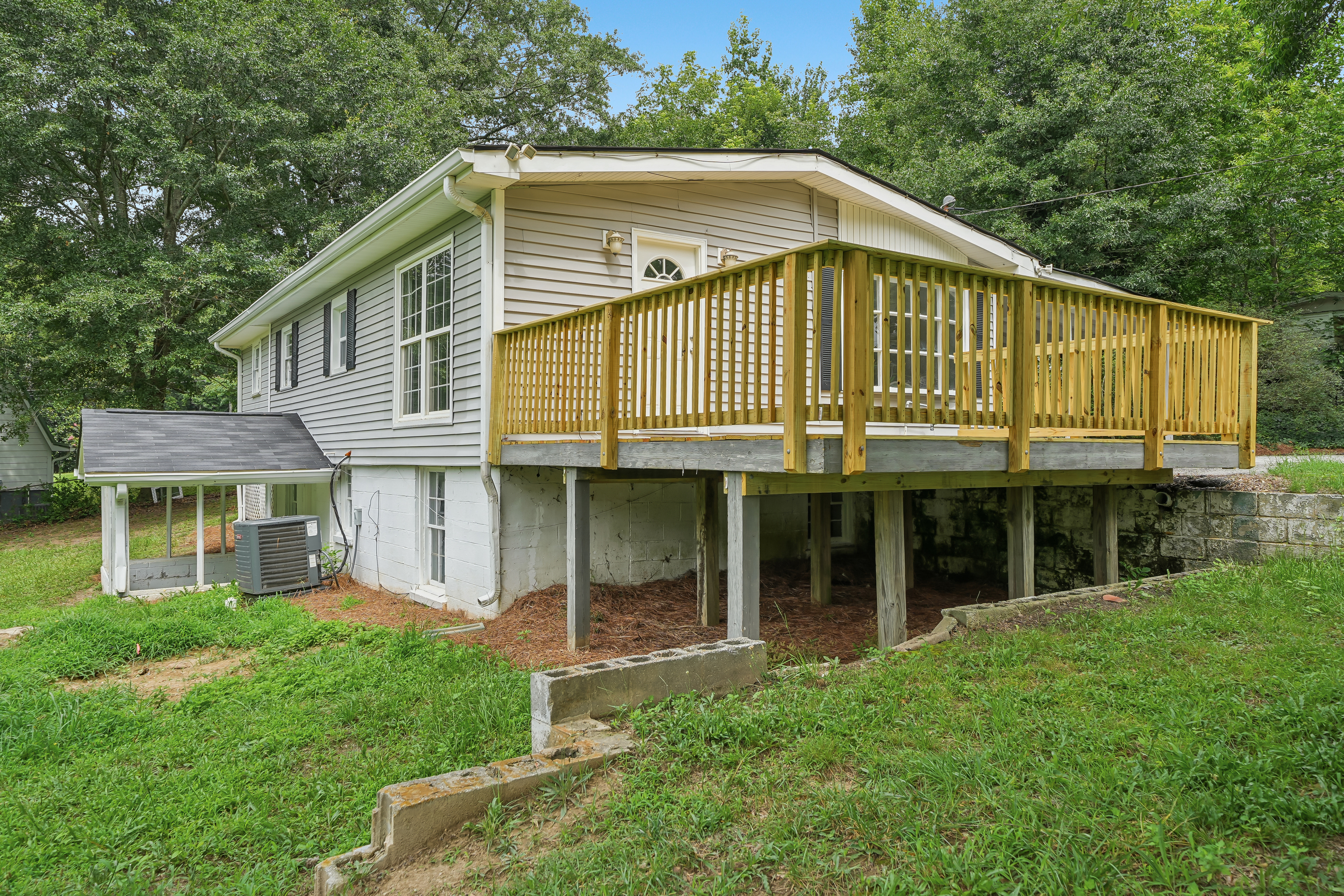 Photo 9 of 38 of 6771 Kull Dr, Lithia Springs, GA
