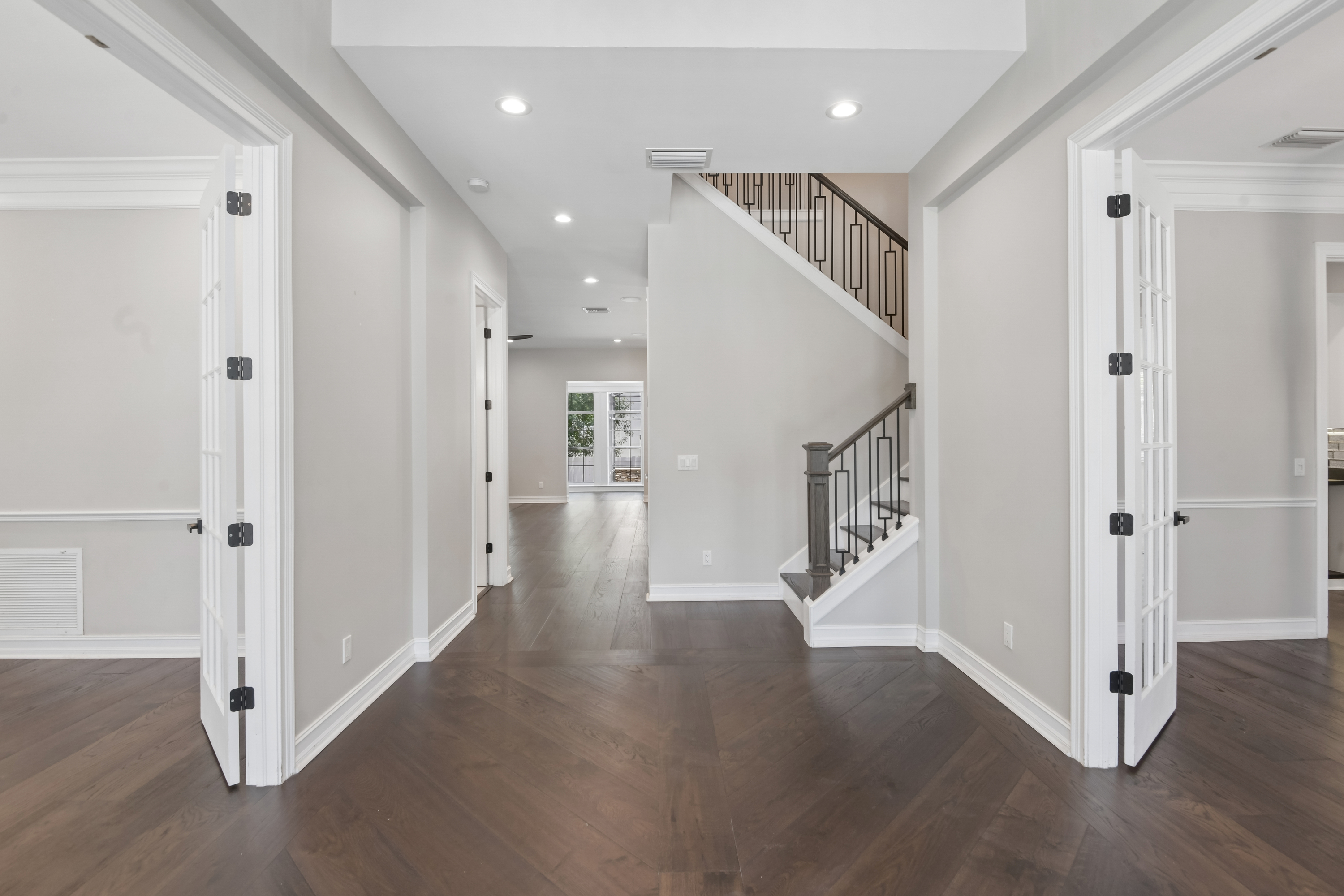 Photo 10 of 62 of 5105 W Neptune Way, Tampa, FL