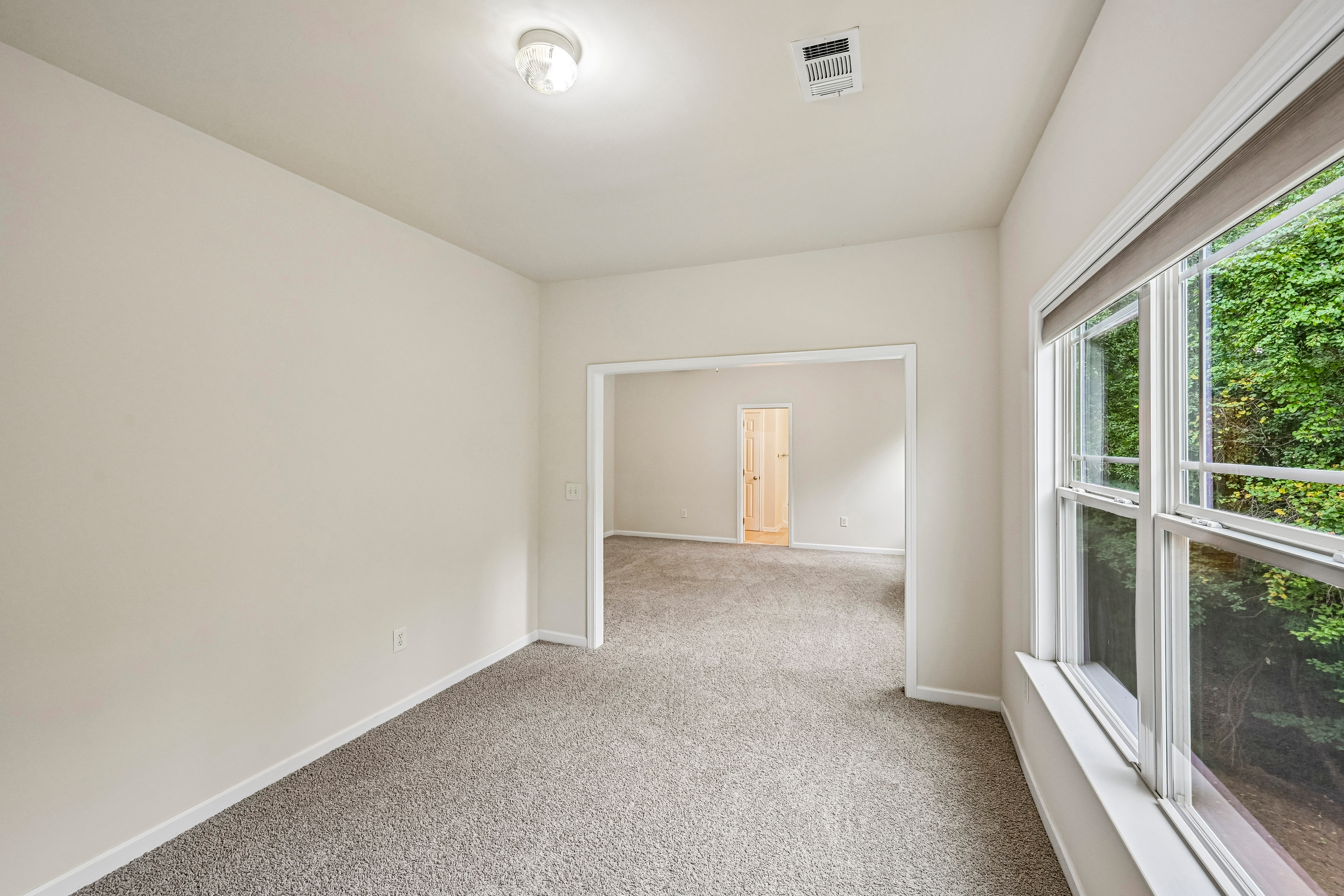 Photo 17 of 45 of 261 Potomac Dr, Dallas, GA