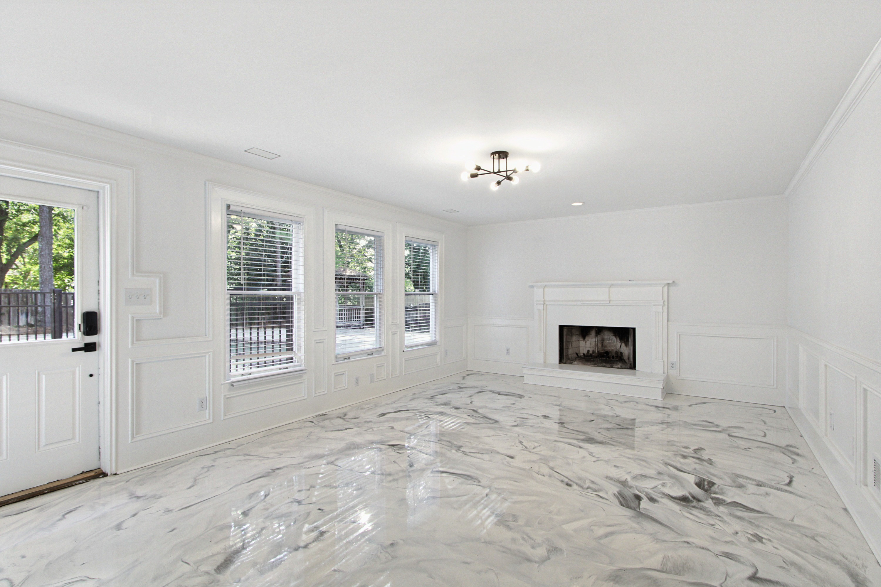 Photo 3 of 54 of 945 Brandon Ridge Dr, Roswell, GA
