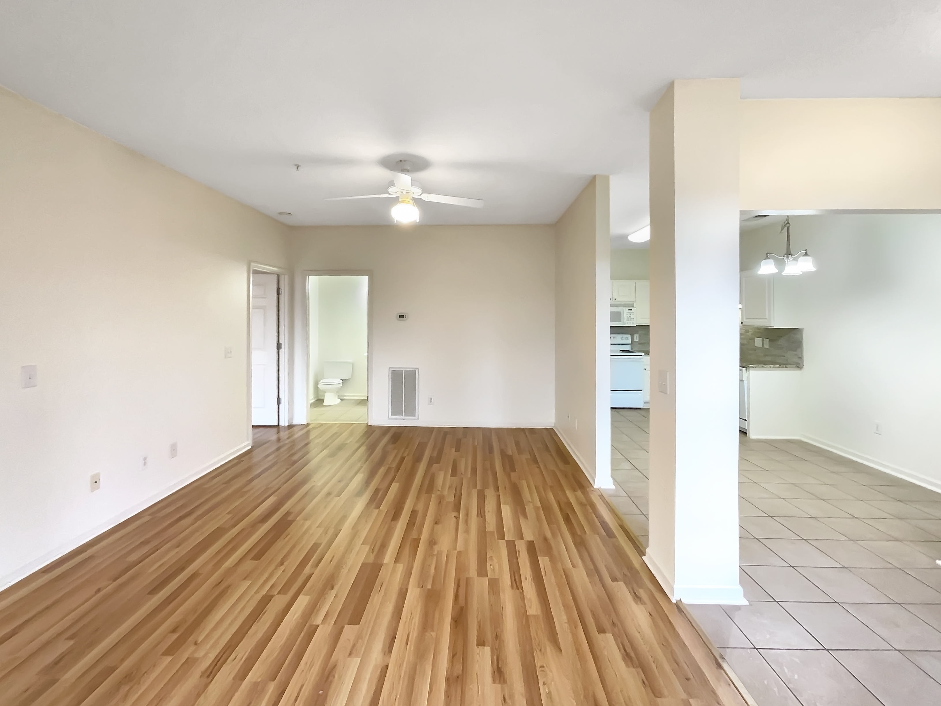 Photo 8 of 16 of 2501 Huntscroft Ln, Raleigh, NC