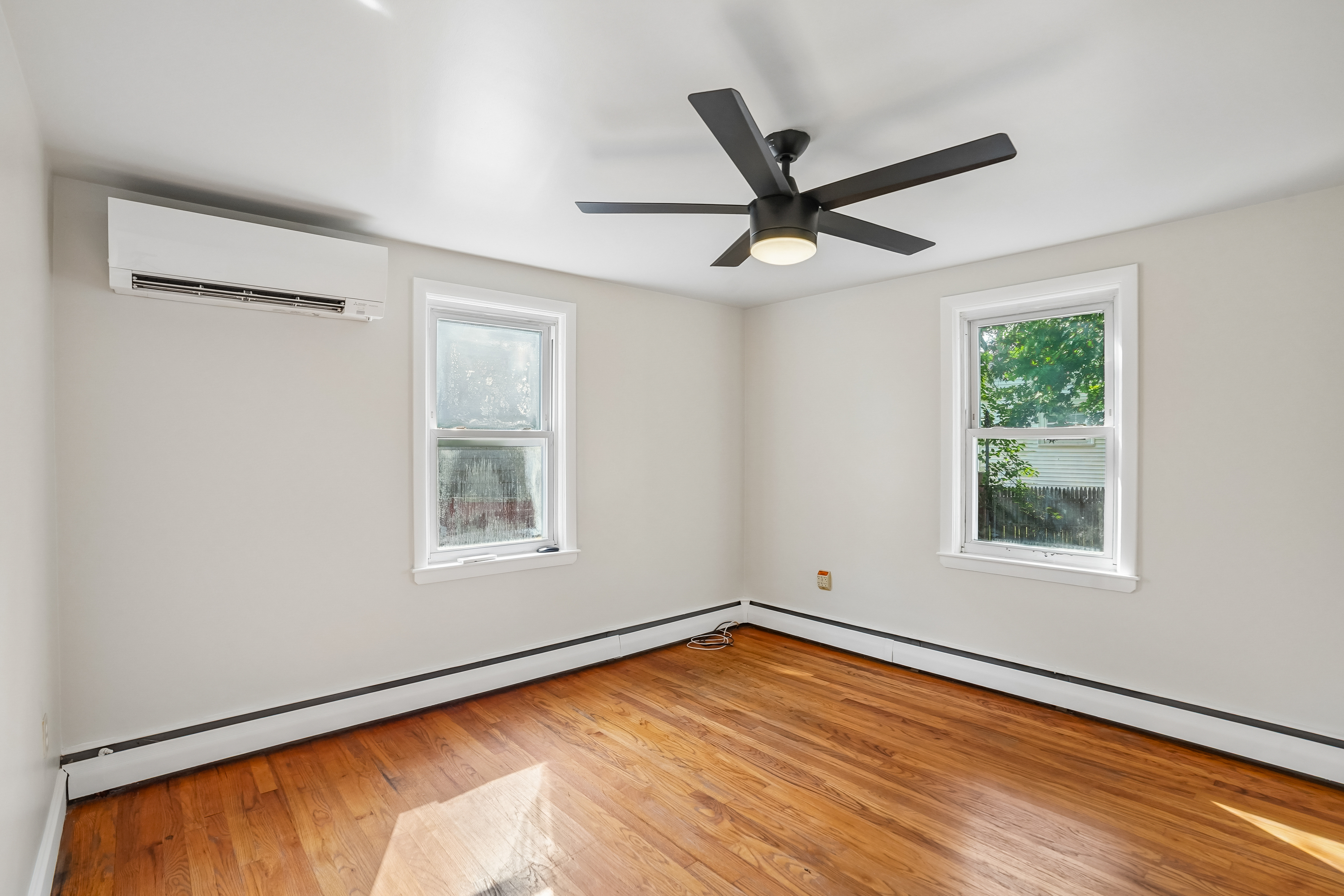 Photo 11 of 22 of 274 Whitford Ave, Providence, RI