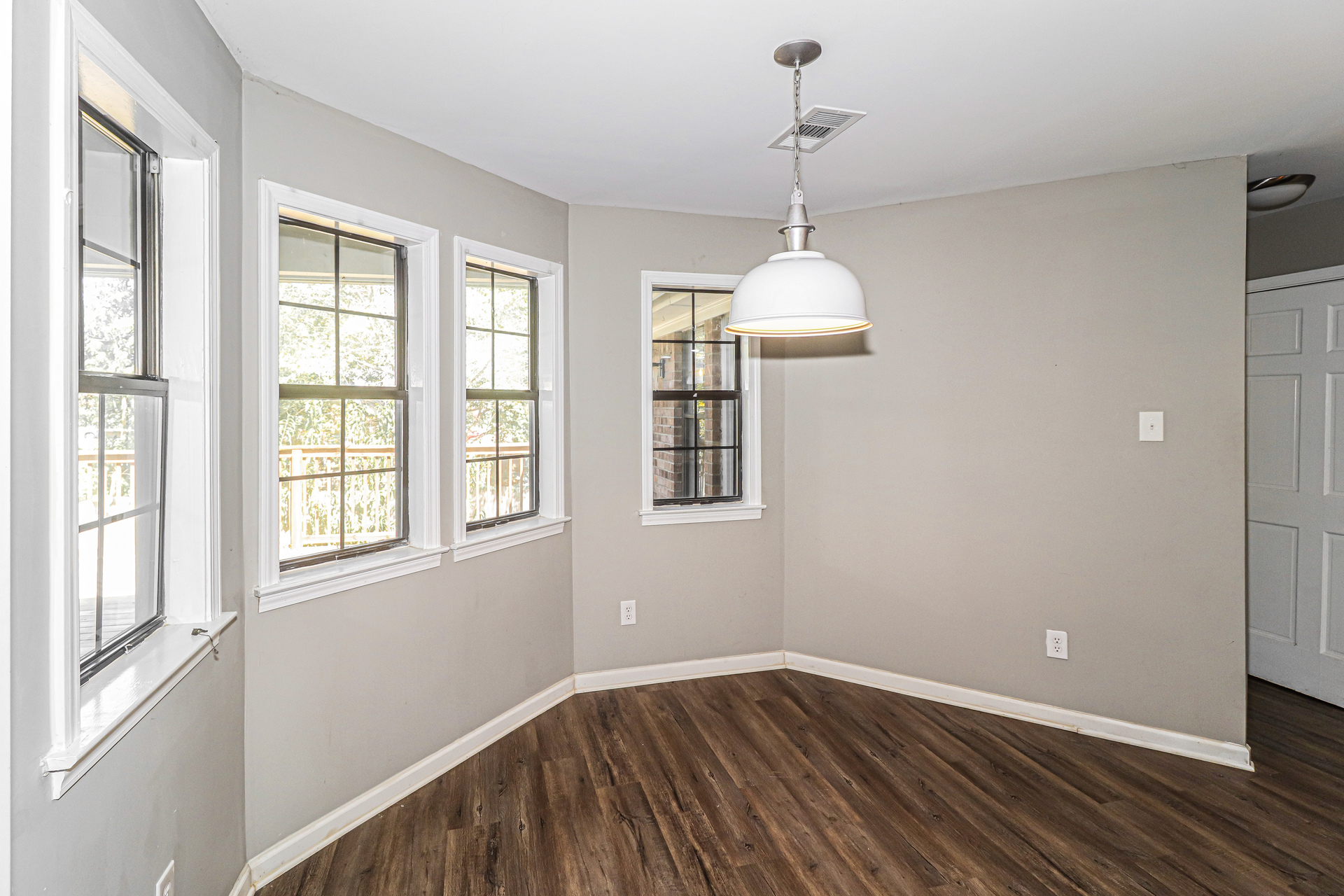 Photo 28 of 41 of 3530 Josee Ln, Bartlett, TN