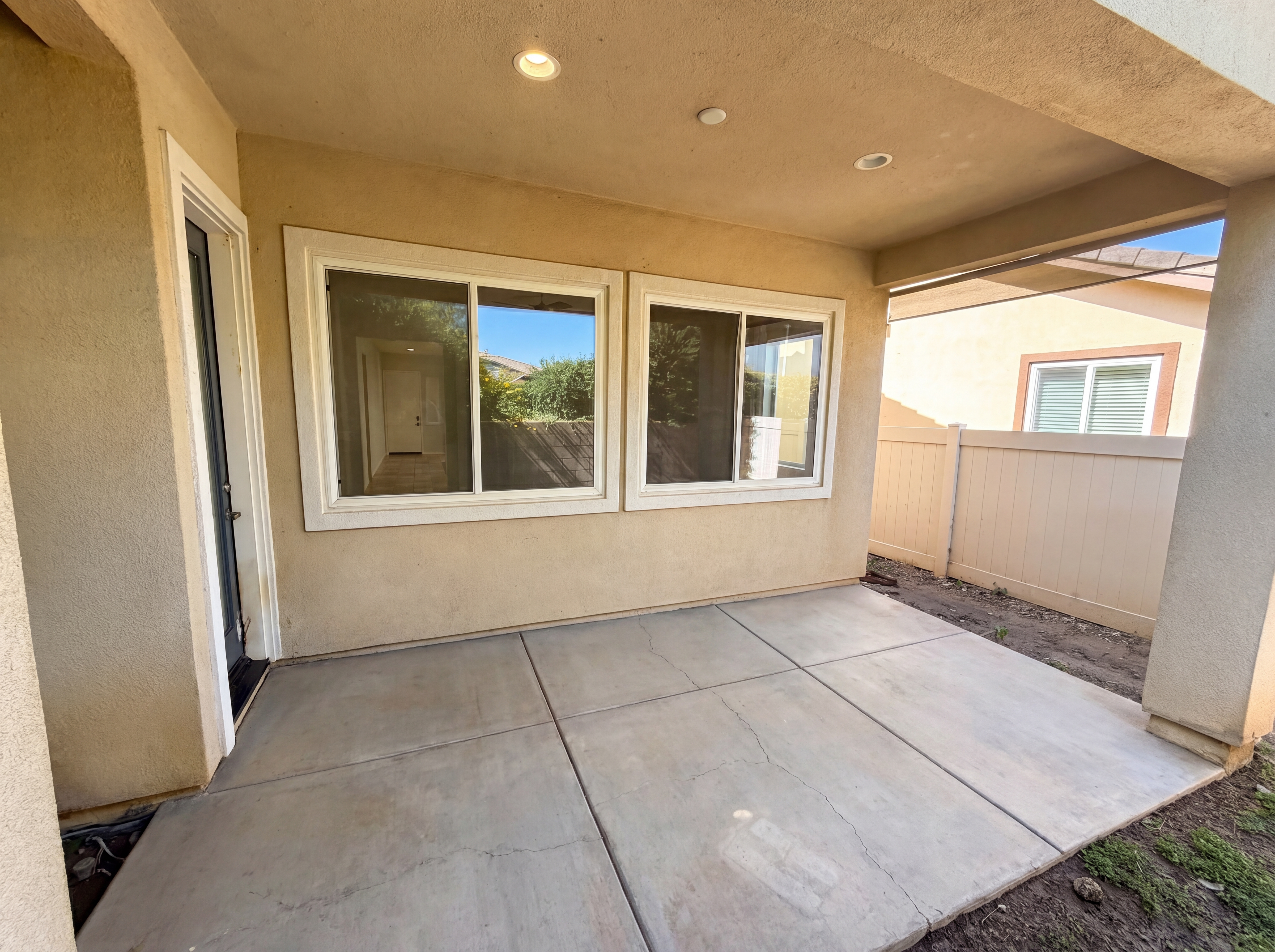 Photo 5 of 23 of 738 Flower St, Beaumont, CA