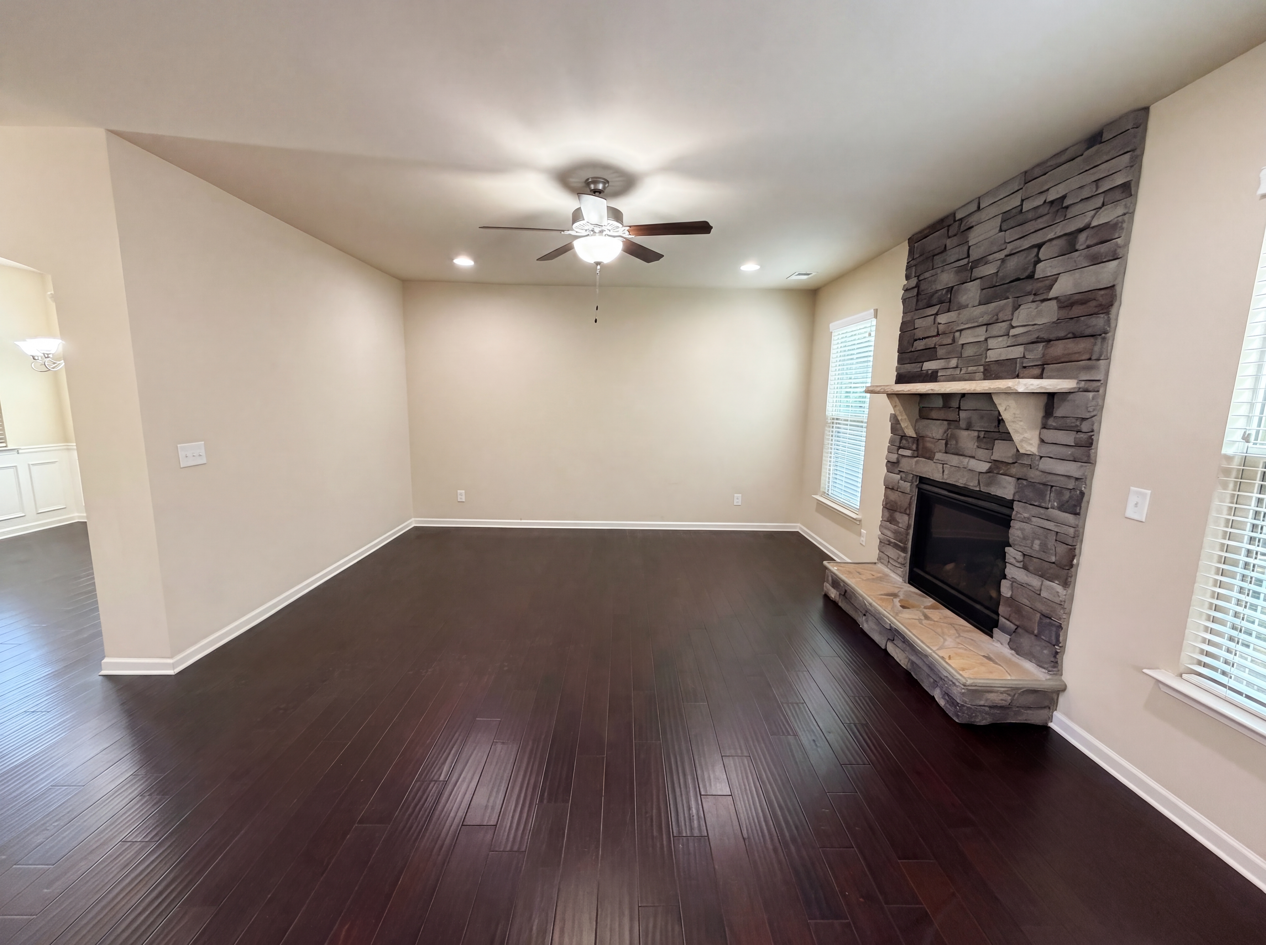 Photo 7 of 22 of 1357 Balvaird Dr, Lawrenceville, GA