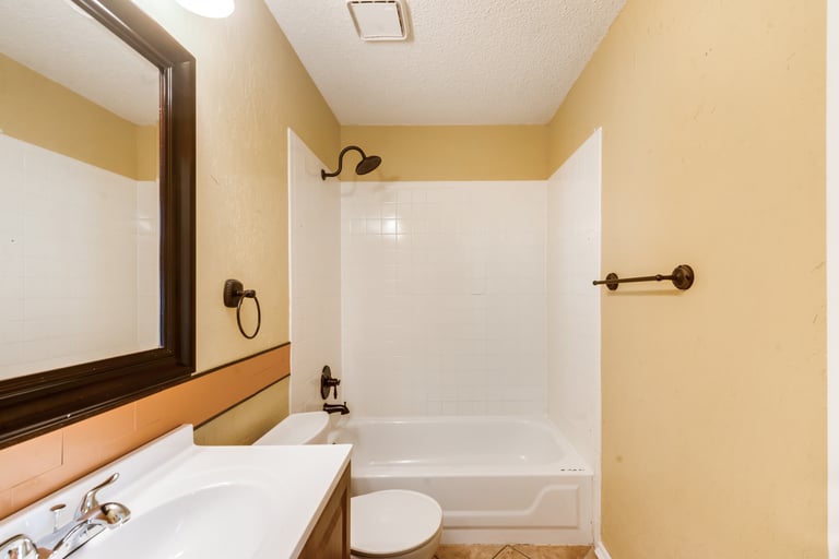 Photo 25 of 32 - 6805 Hadley Dr, North Richland Hills, TX 76182