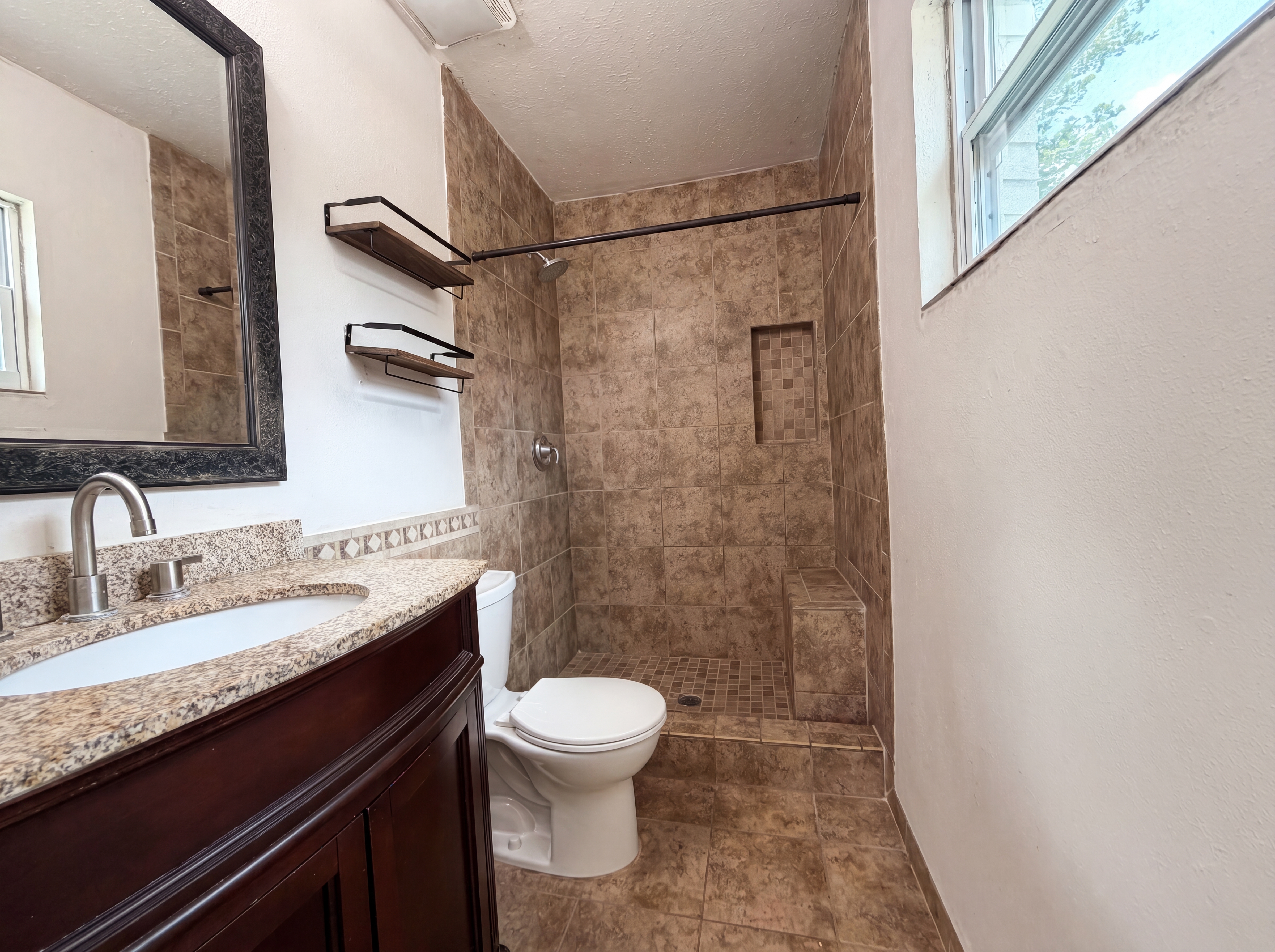 Photo 14 of 24 of 7842 Rondeau Dr E, Jacksonville, FL