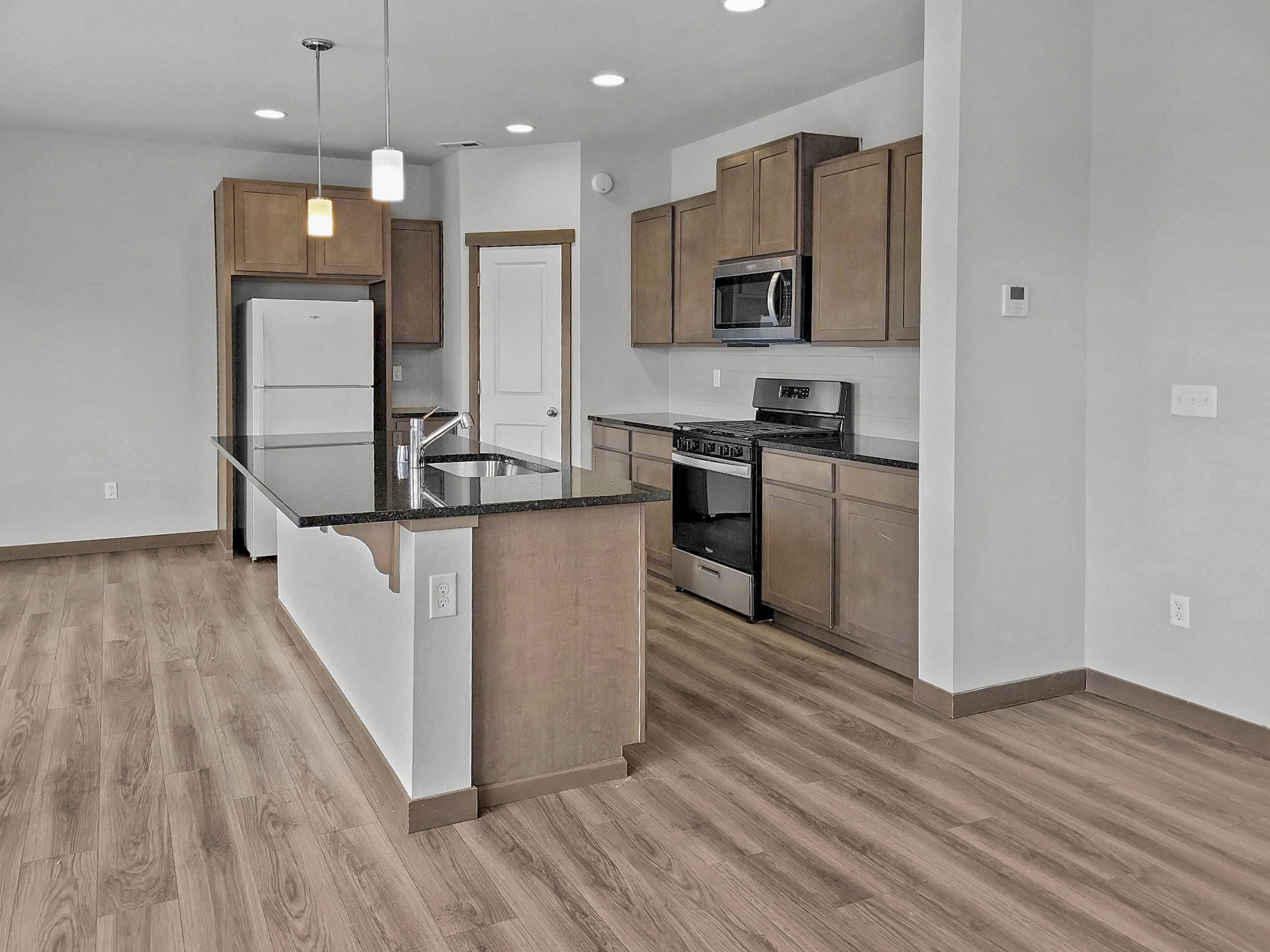 Photo 2 of 20 of 511 Debbie Dr, Sedro Woolley, WA