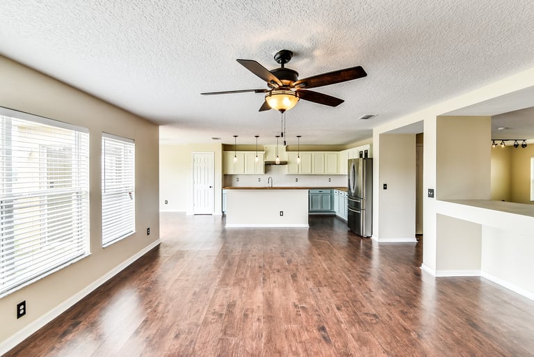 Photo 8 of 27 - 1519 Pier St, Clermont, FL 34711
