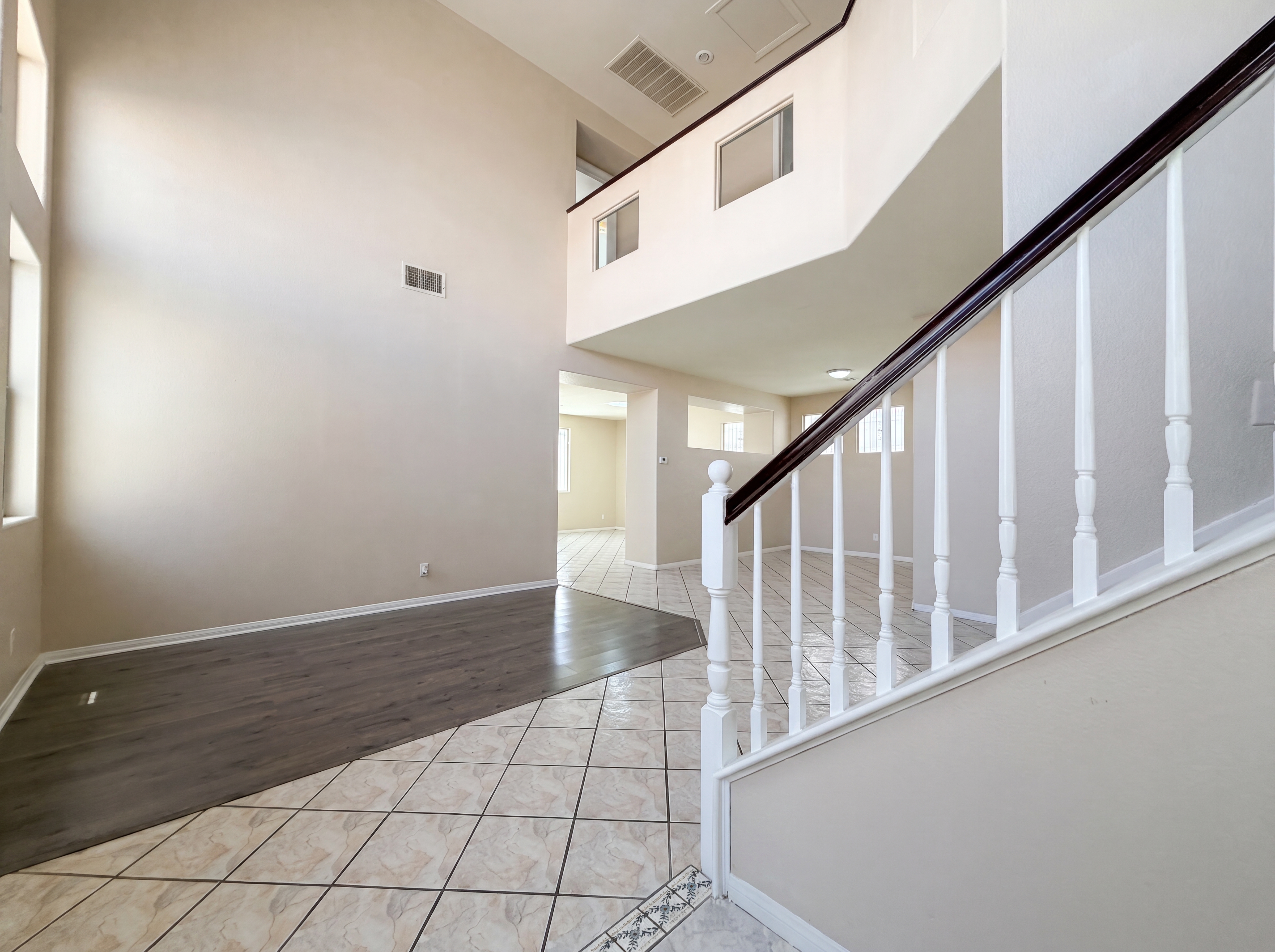 Photo 6 of 27 of 9515 Windborne Ave, Las Vegas, NV