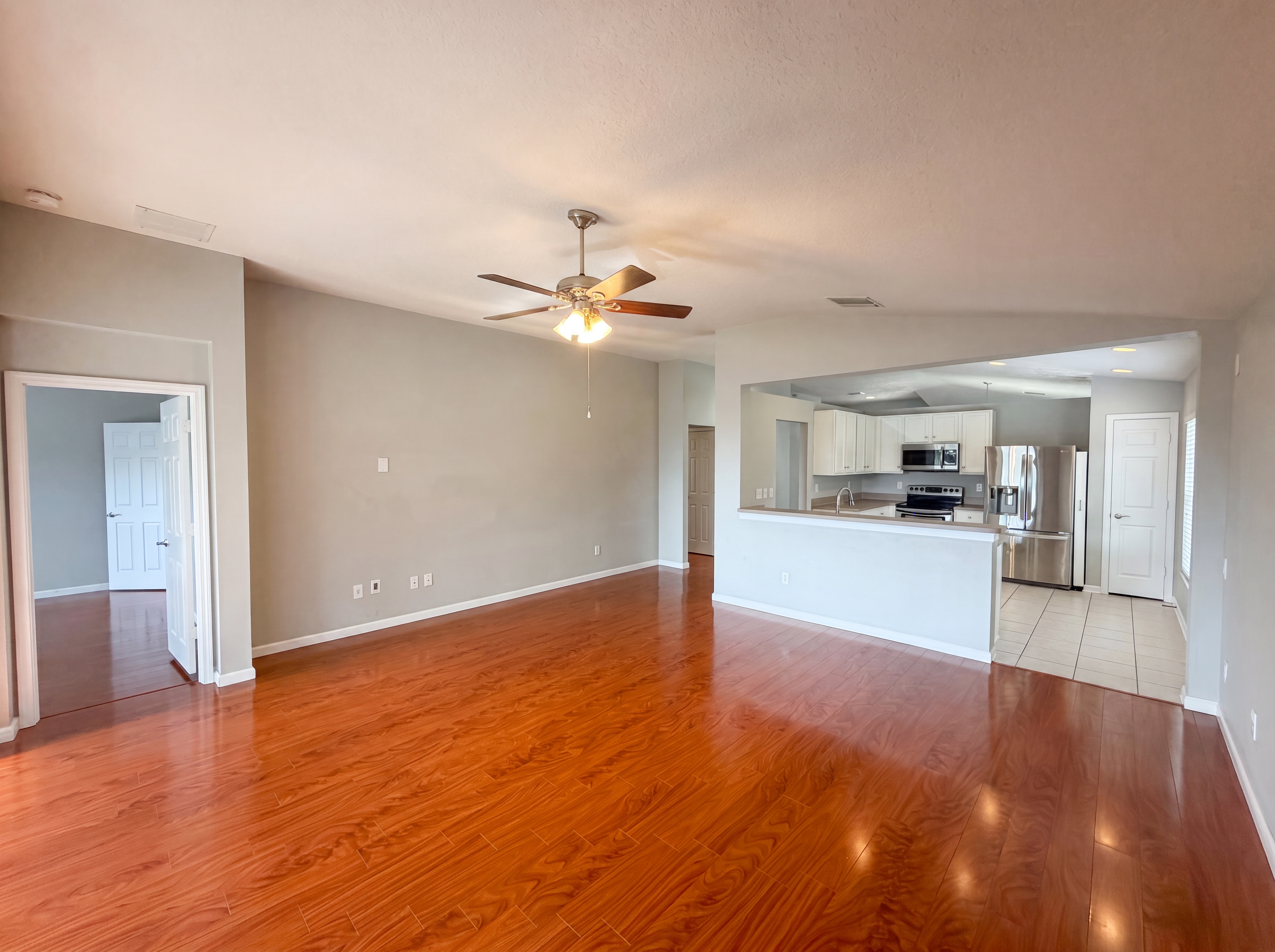 Photo 17 of 28 of 575 Sea Holly Dr, Brooksville, FL