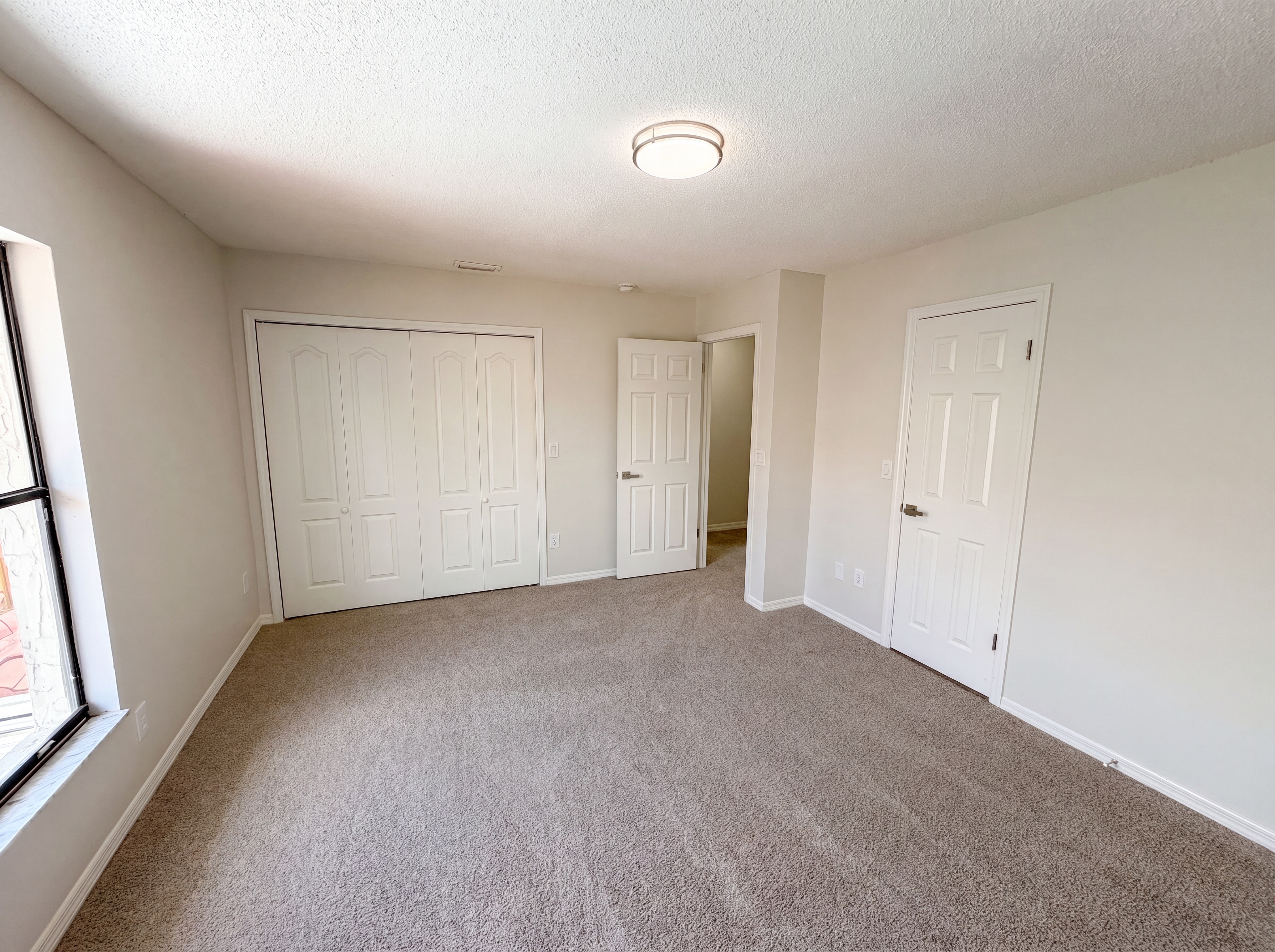 Photo 12 of 24 of 1602 Little Falls Cir, Orlando, FL