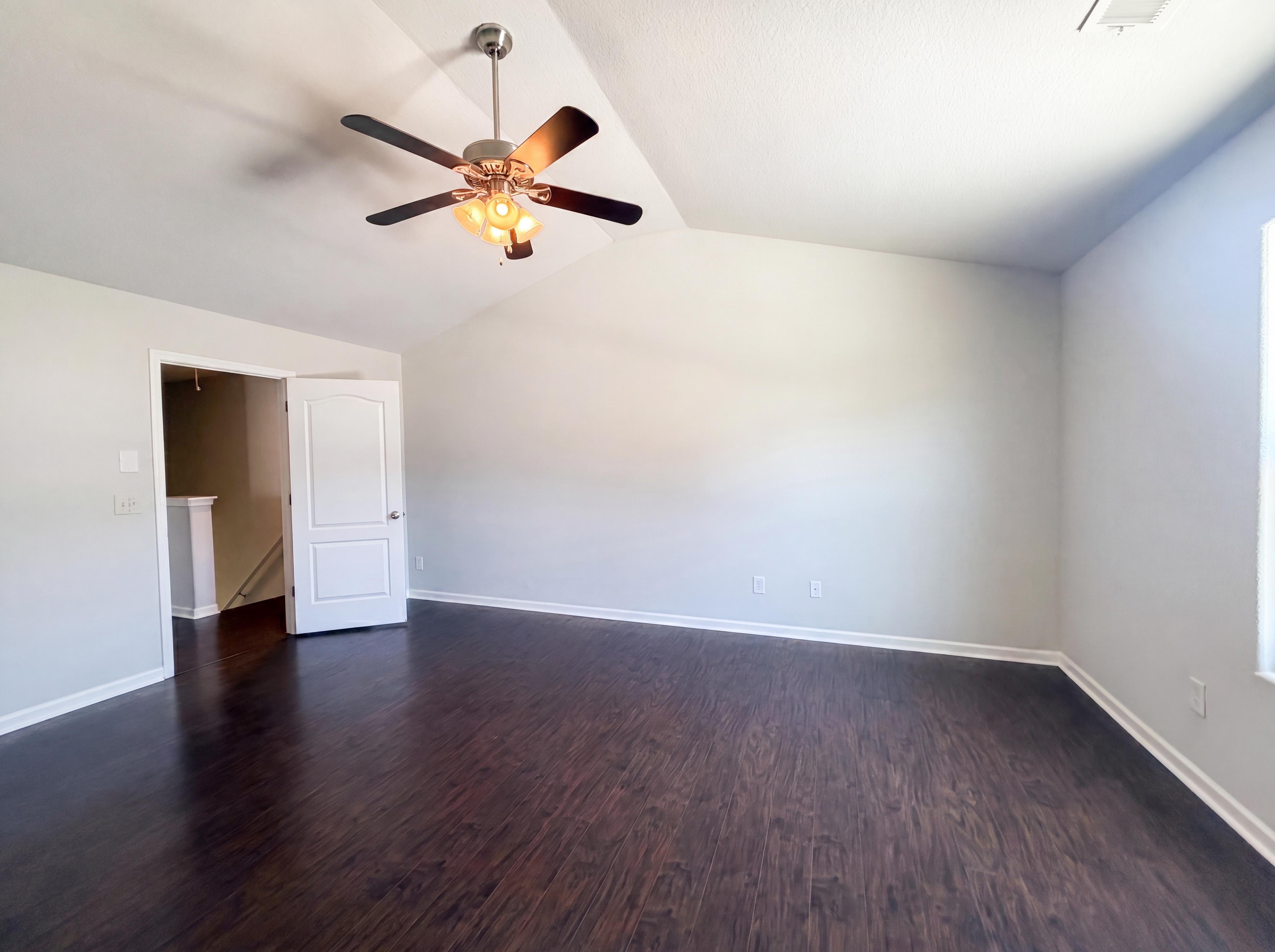 Photo 9 of 17 of 4034 Rosfield Dr, Charlotte, NC