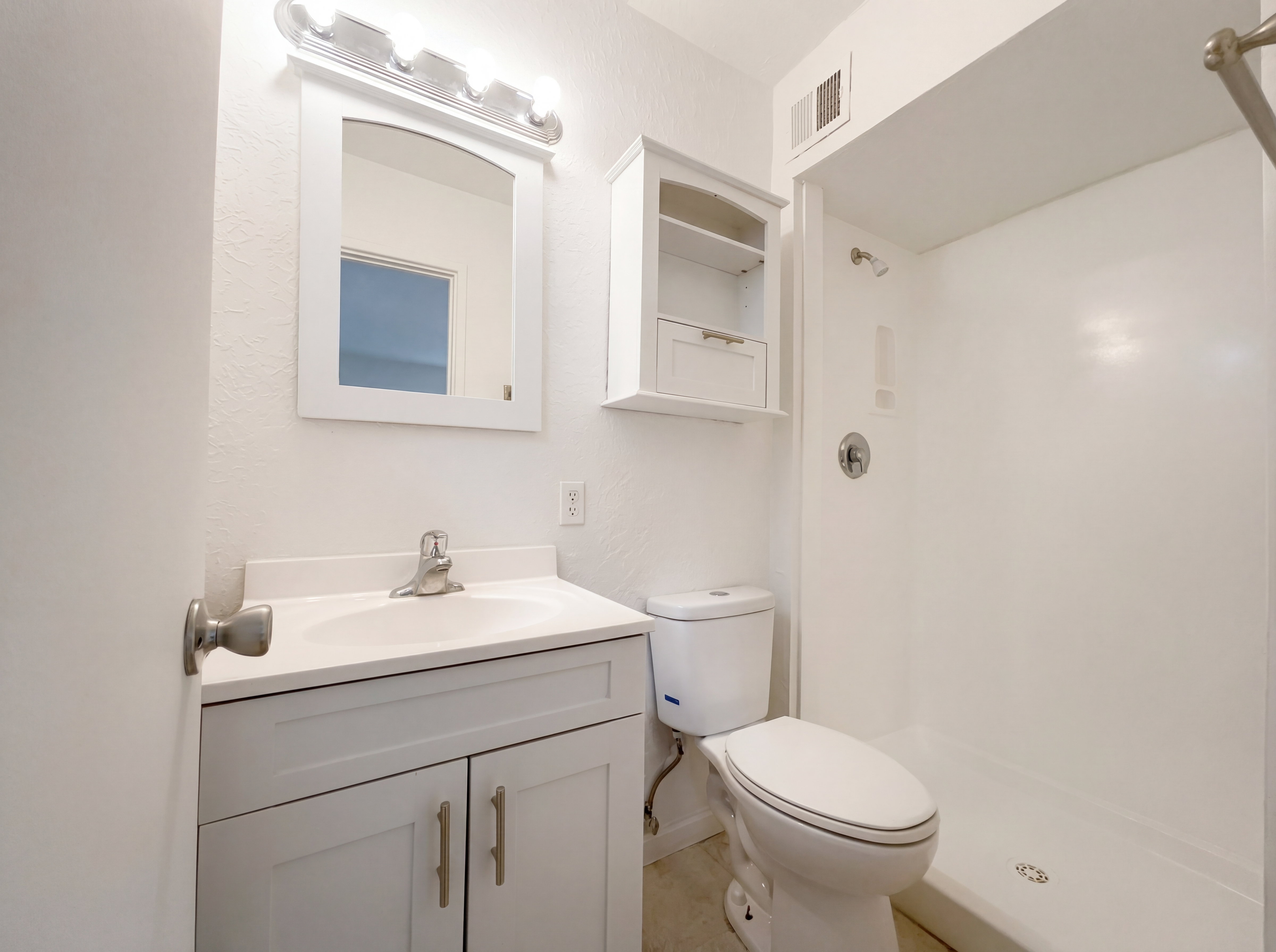 Photo 6 of 18 of 8112 Princess Jeanne Ave NE, Albuquerque, NM
