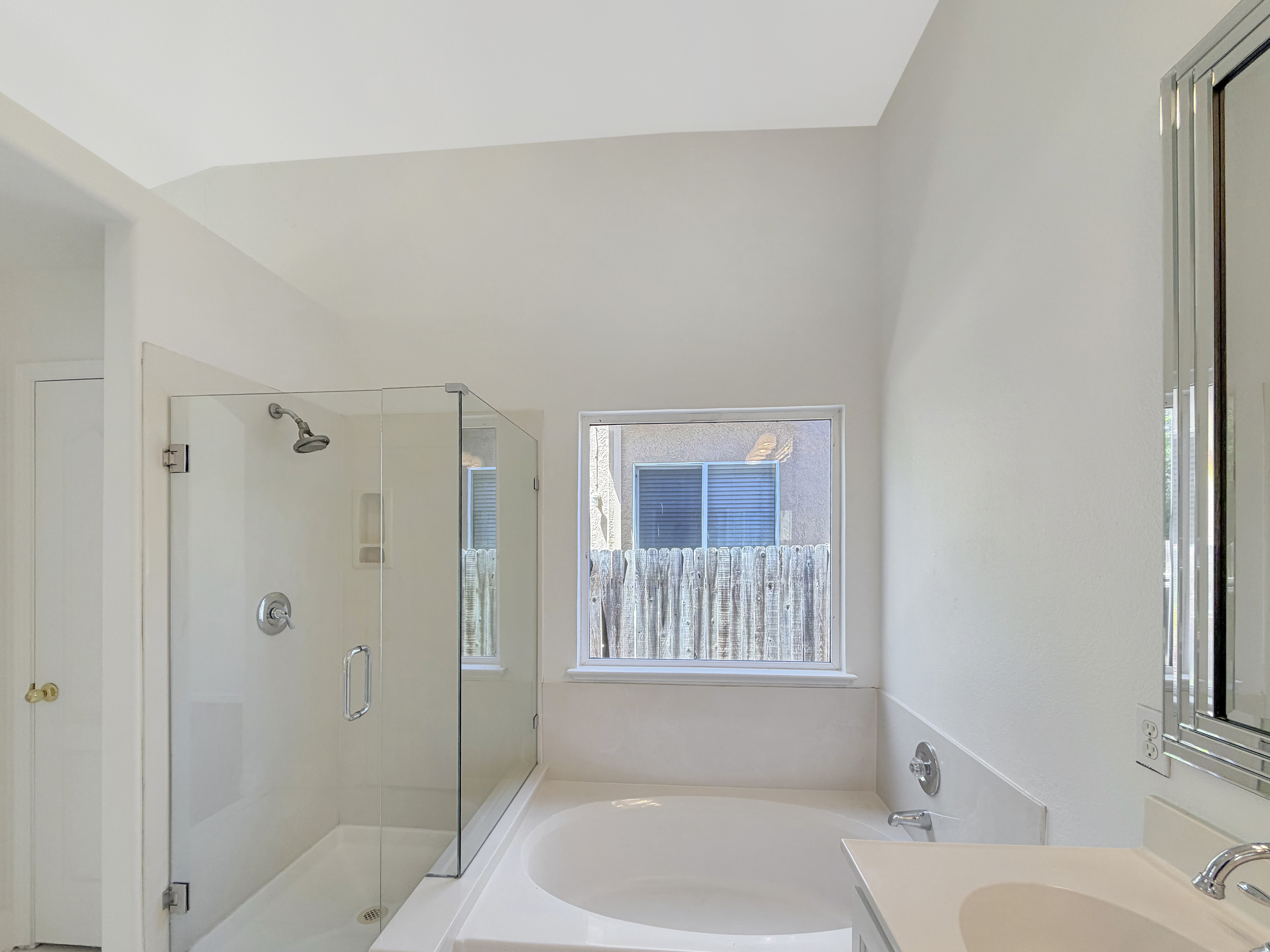 Photo 18 of 29 of 3990 Black Butte Cir, Stockton, CA