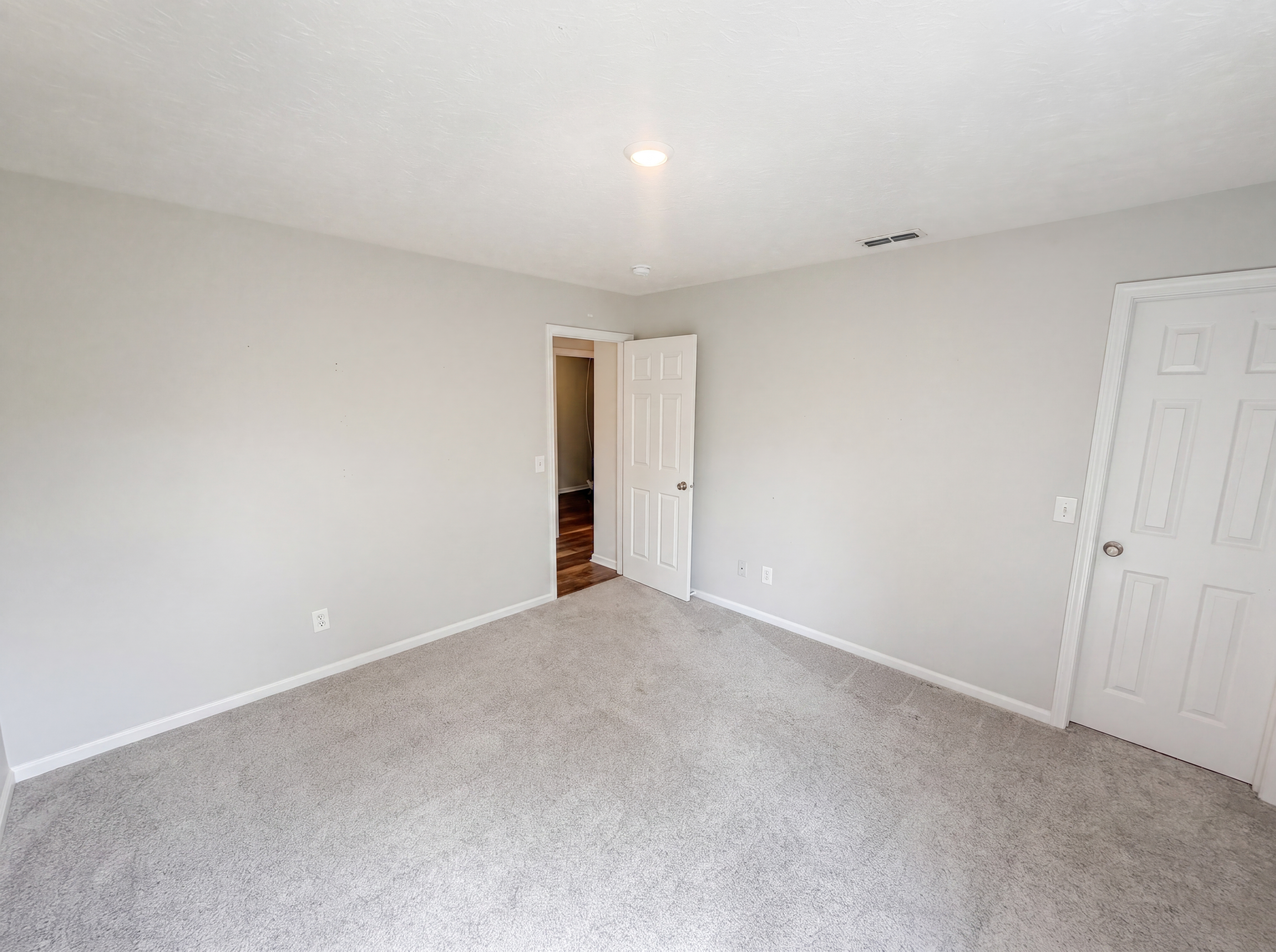 Photo 14 of 27 of 18676 Mill Grove Dr, Noblesville, IN
