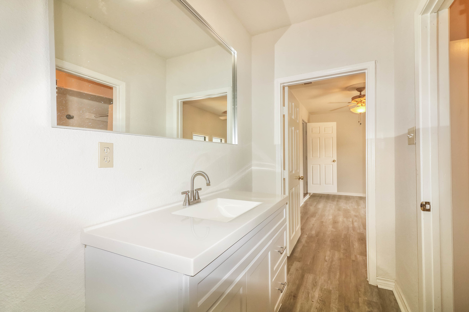 Photo 6 of 19 of 1502 Austin St, Portland, TX