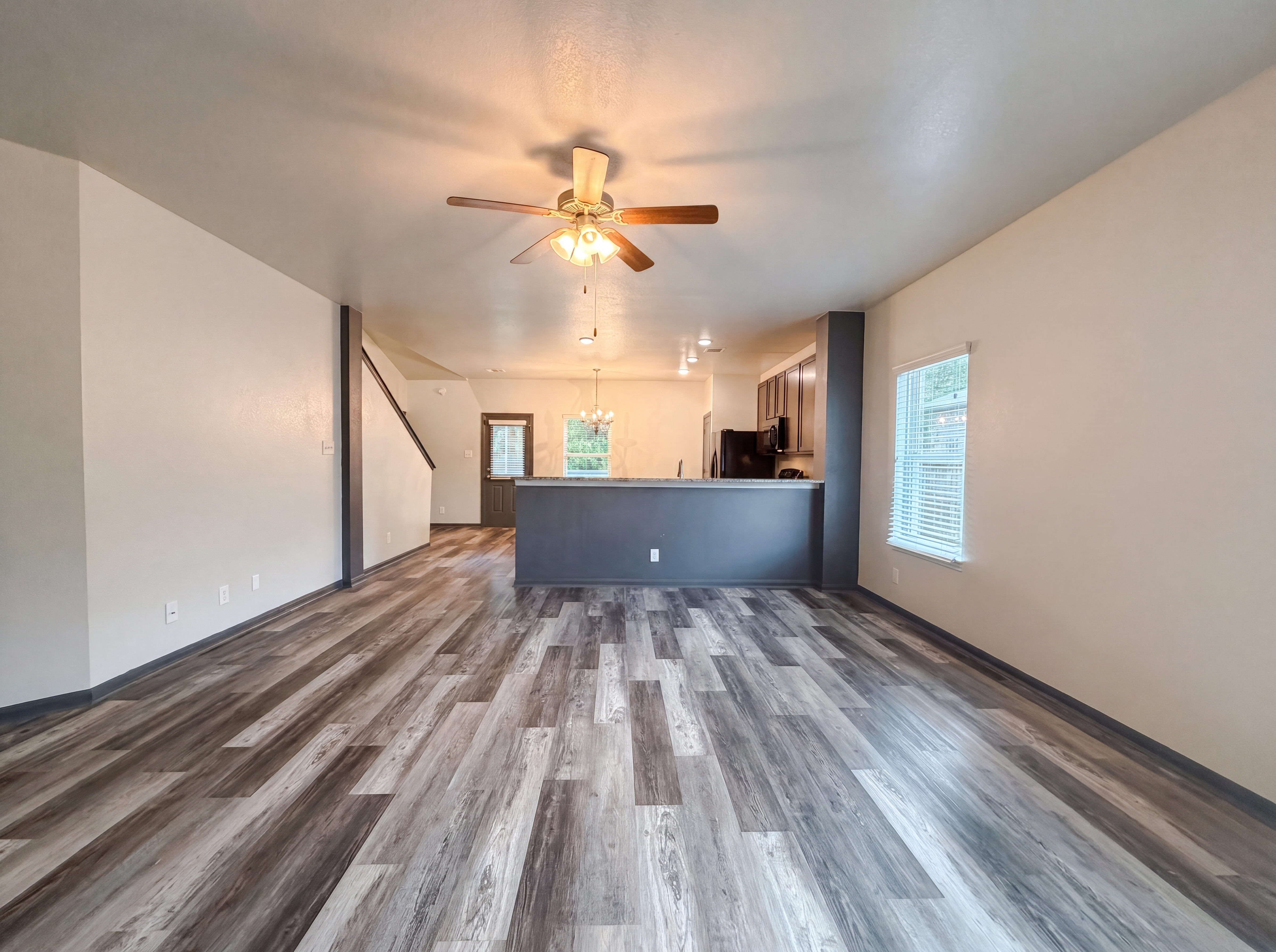 Photo 7 of 22 of 18664 Legend Oaks Dr, Magnolia, TX