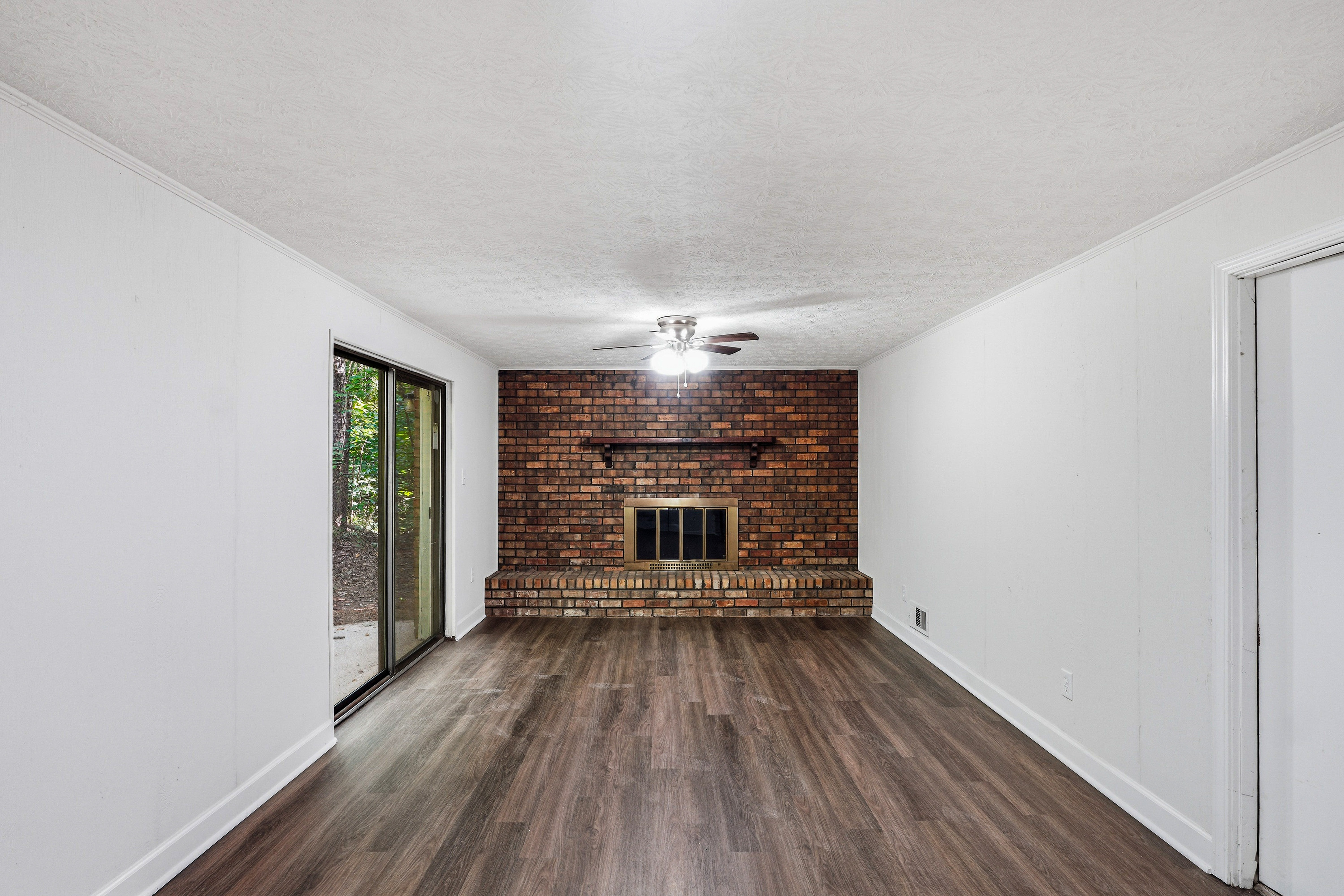 Photo 12 of 29 of 7052 Lodgepole Dr, Morrow, GA