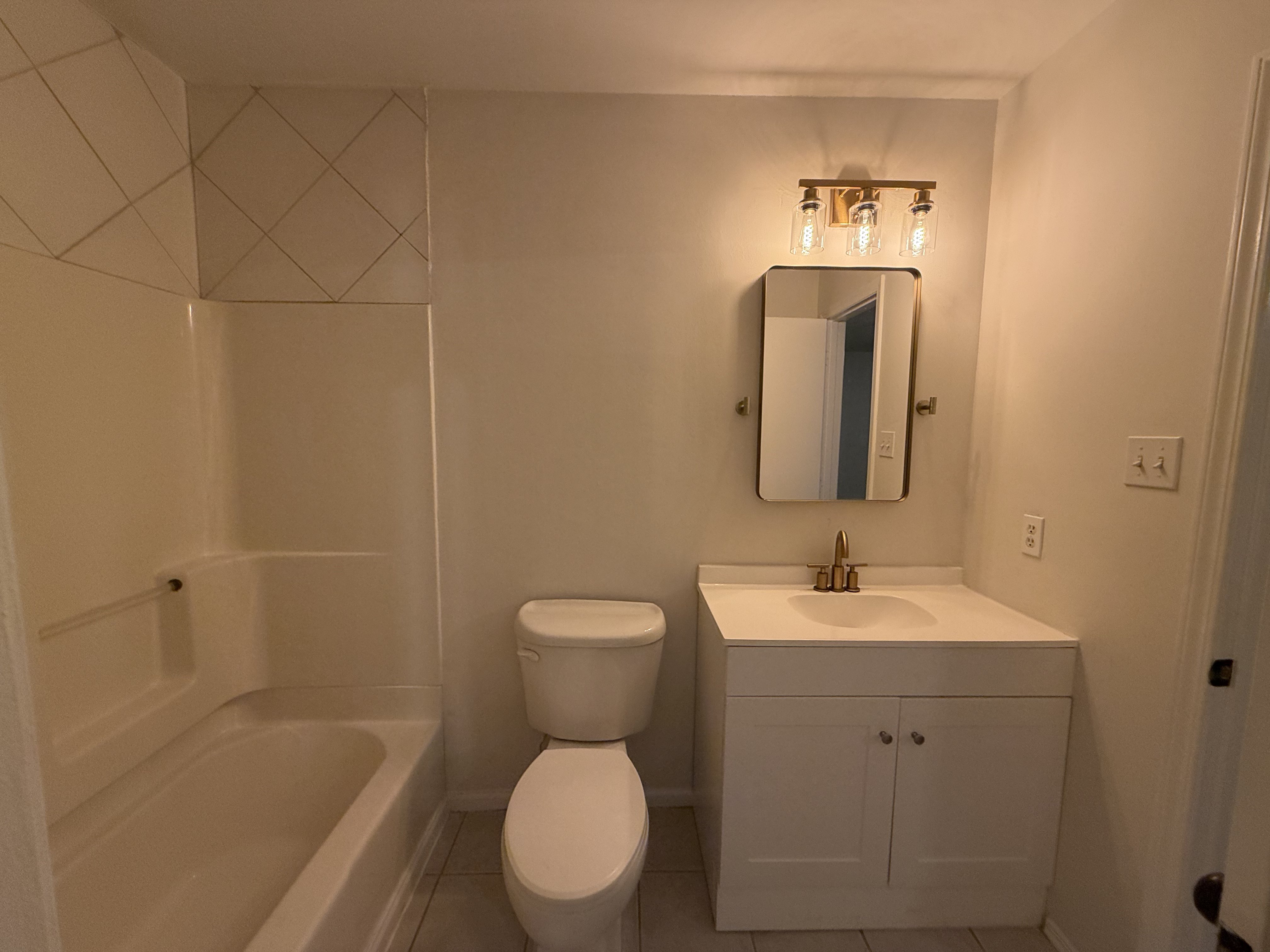 Photo 9 of 27 of 4043 Windward Dr, Tega Cay, SC