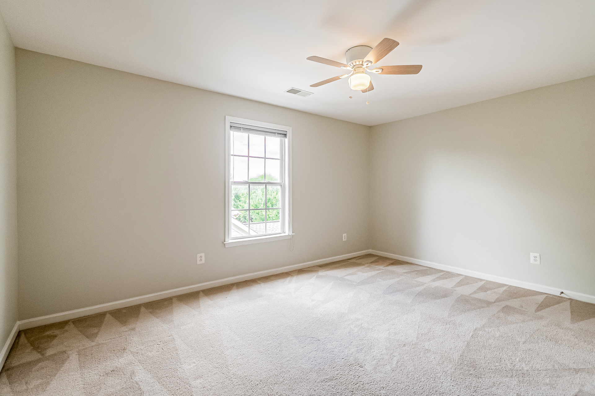 Photo 8 of 24 of 10132 Middlebrooks Ter, Nokesville, VA