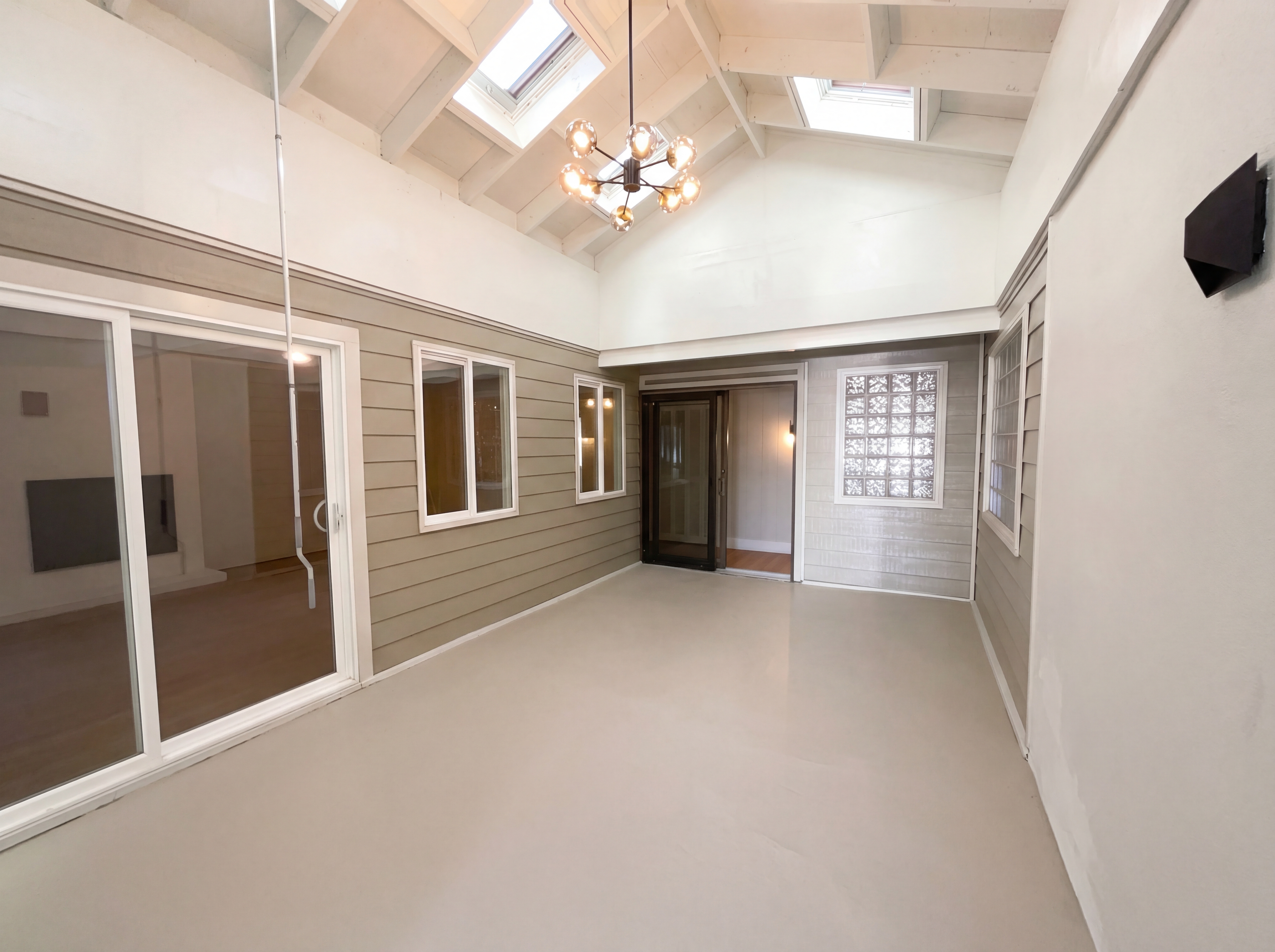 Photo 9 of 36 of 2361 Oakmont Dr, San Bruno, CA