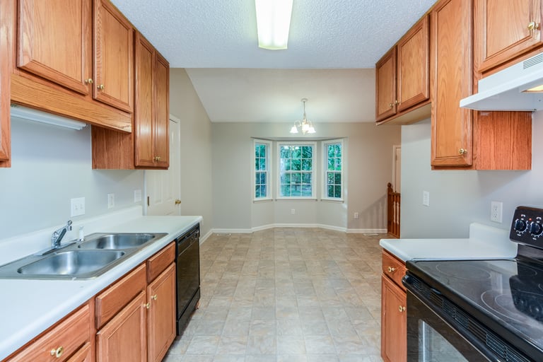 Photo 6 of 24 - 1909 Middle Ridge Dr, Willow Spring, NC 27592