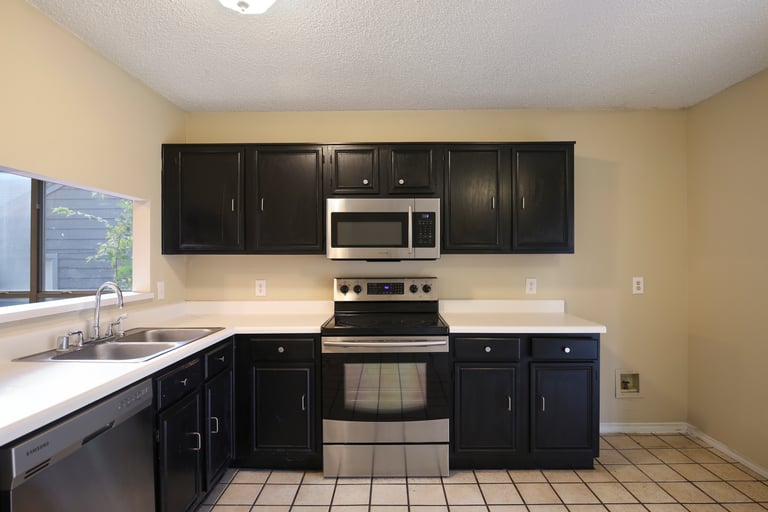Photo 6 of 26 - 4641 Feathercrest Dr, Fort Worth, TX 76137