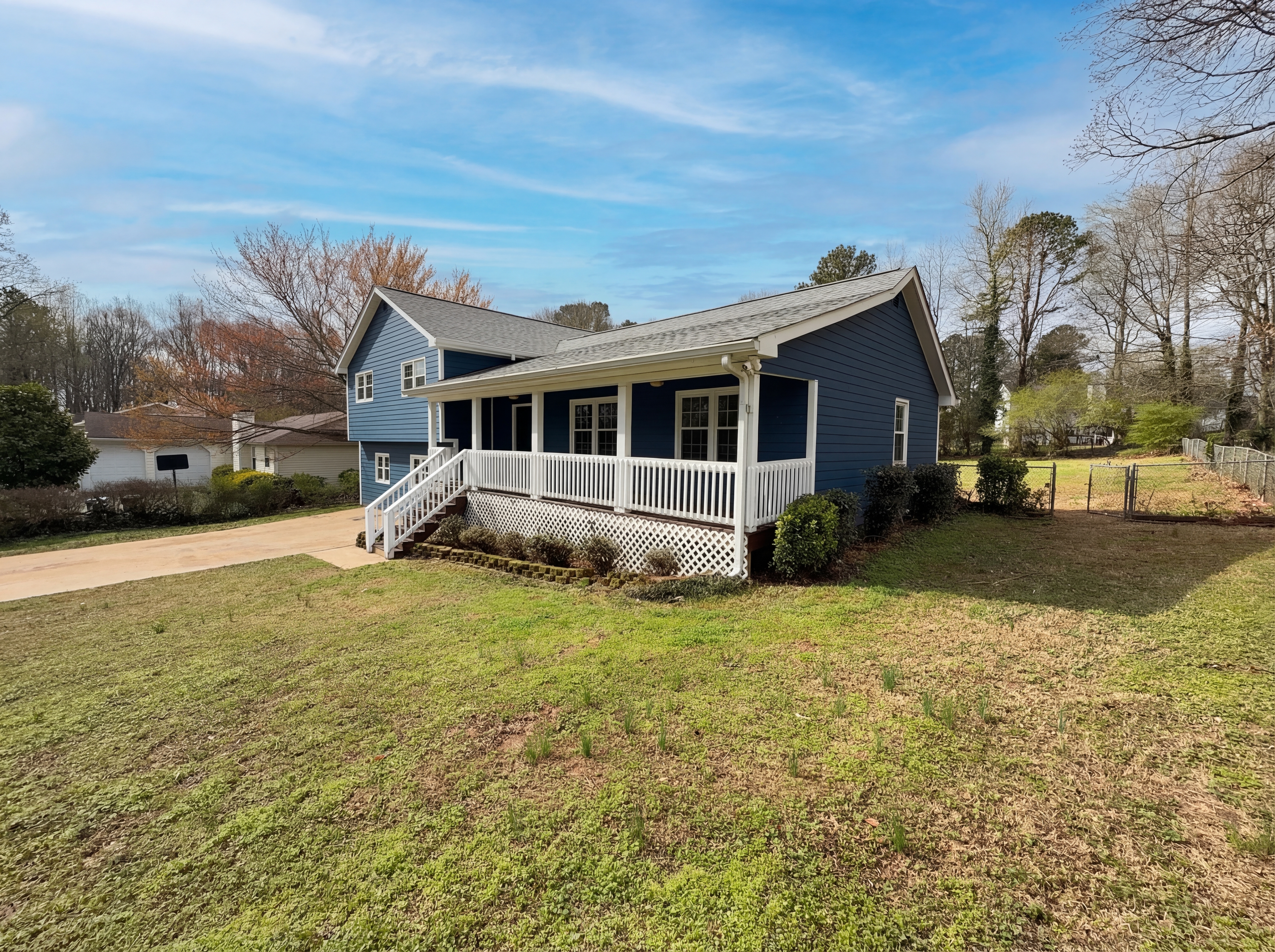 Photo 7 of 55 of 1272 Owen Cir, Sugar Hill, GA