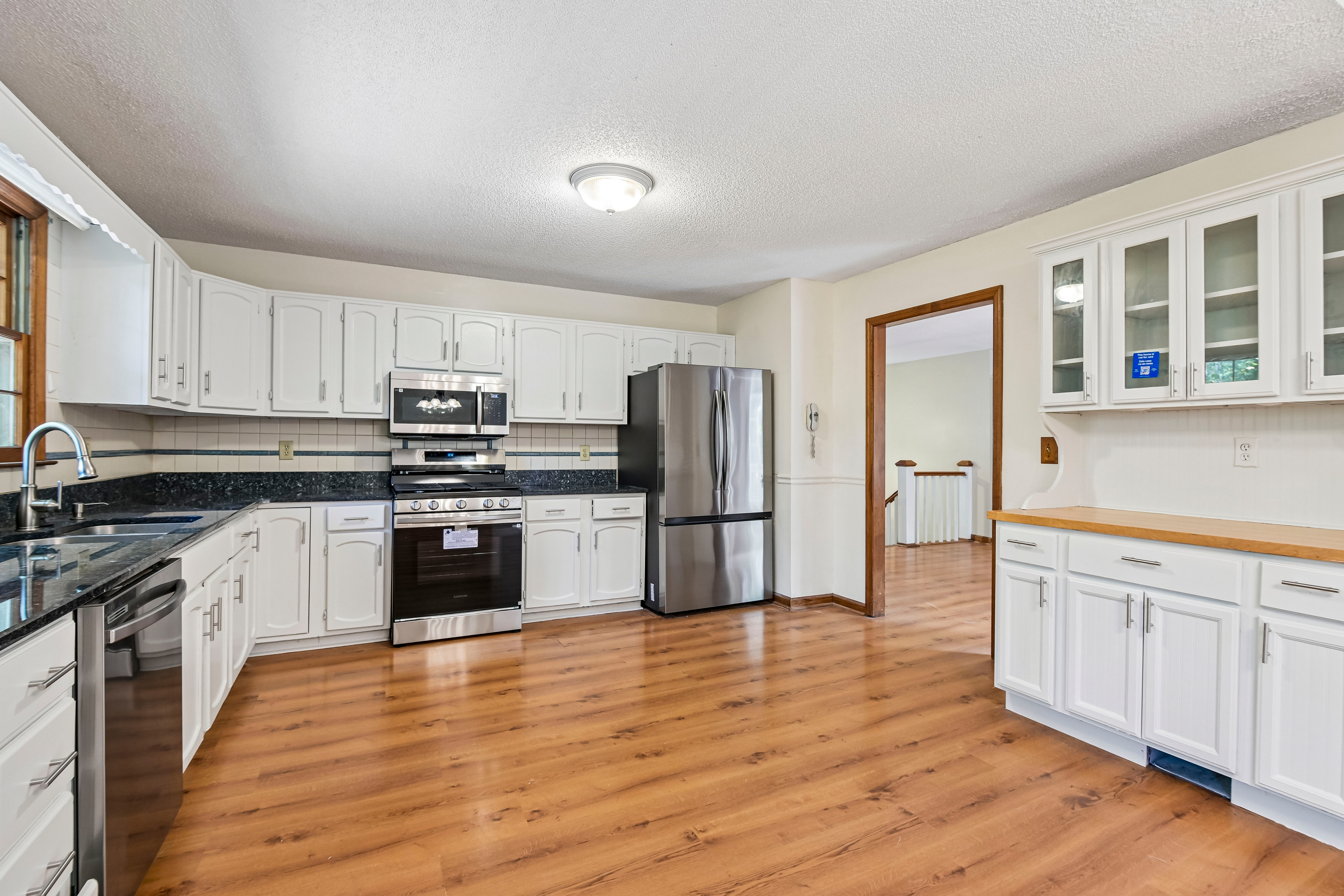 Photo 4 of 28 of 2623 Wellington Dr, Marietta, GA