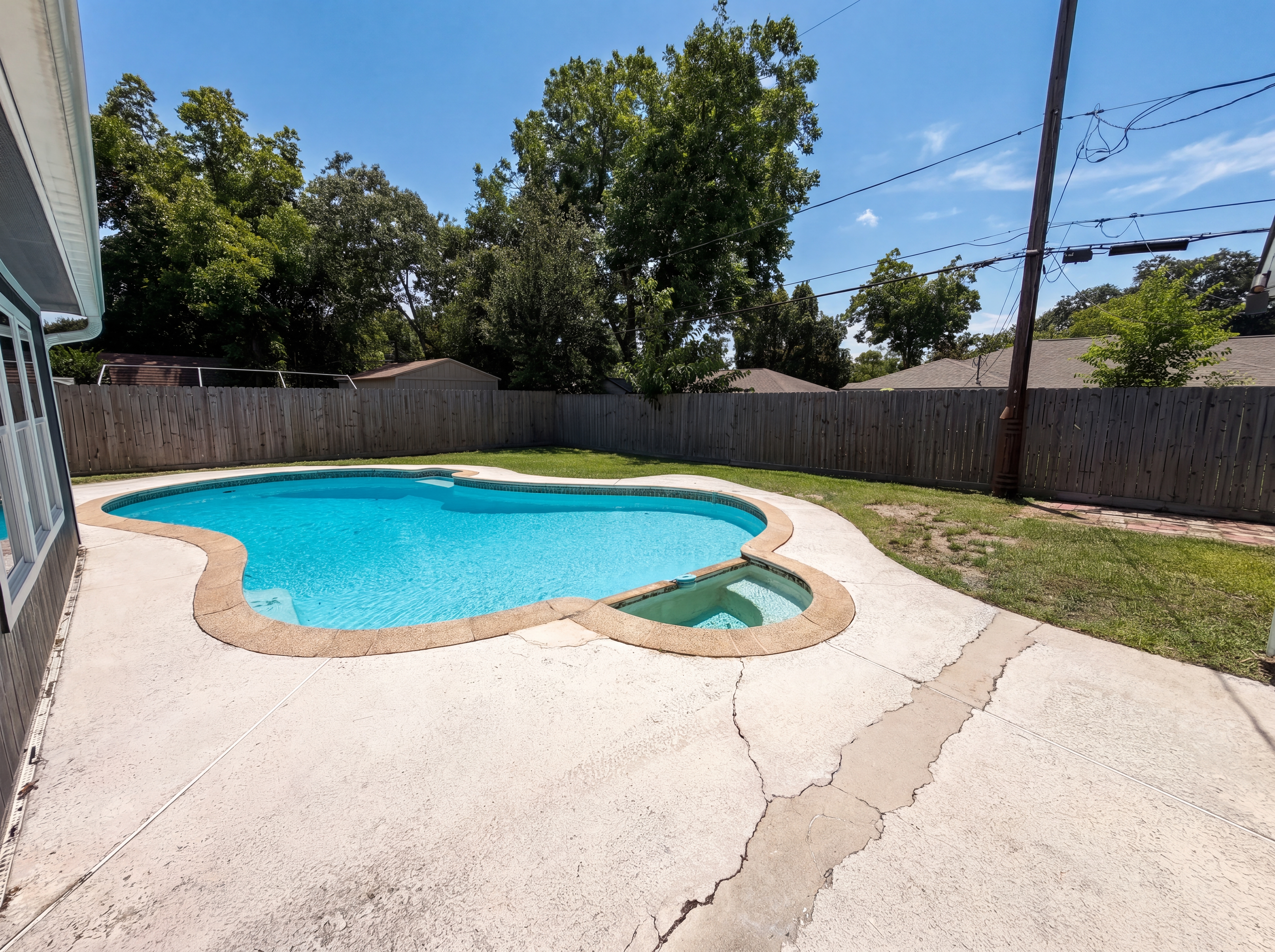 Photo 25 of 26 of 910 Luella Ave, Deer Park, TX