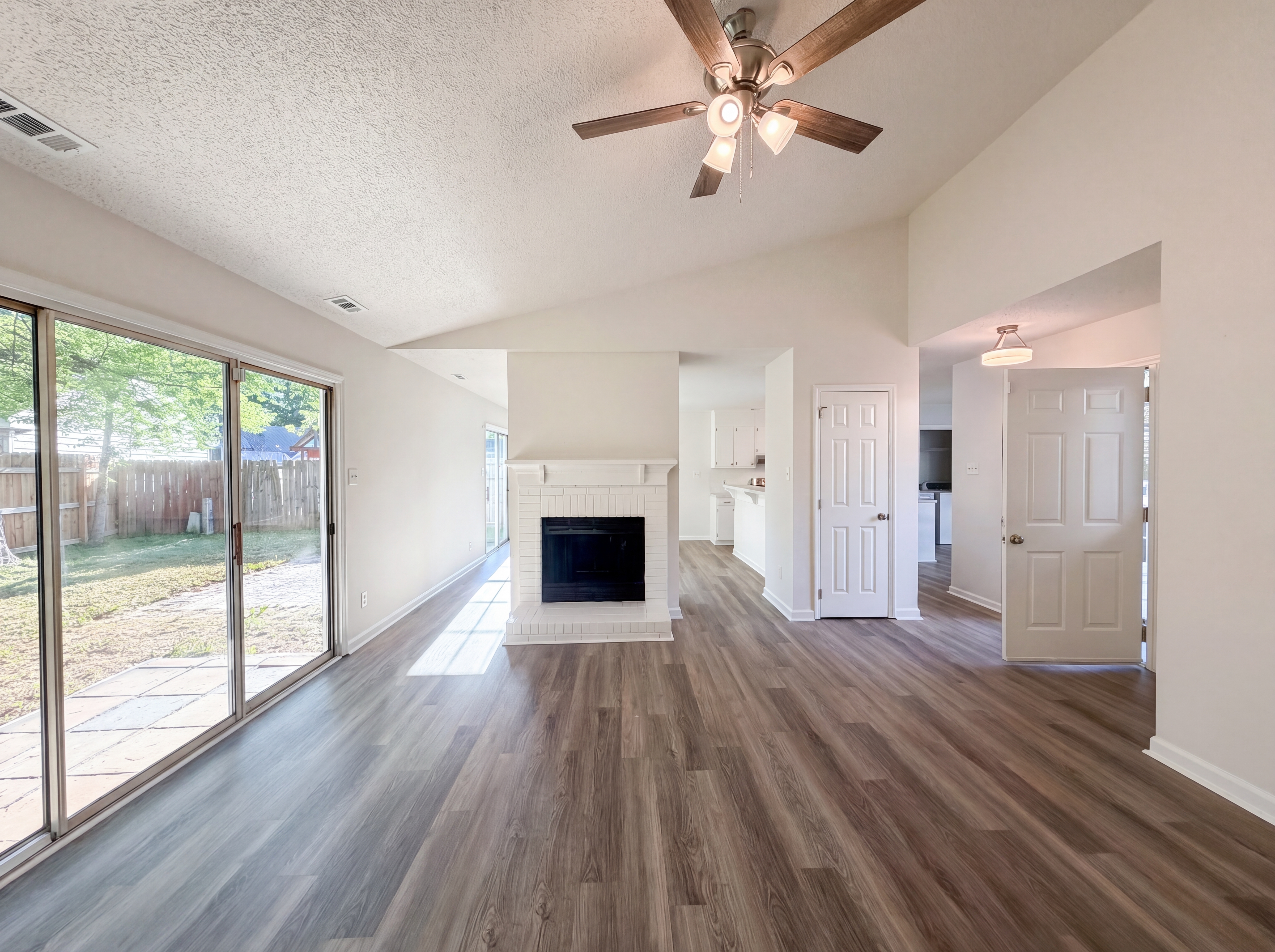 Photo 3 of 16 of 1667 Crestdale Rd, Rock Hill, SC