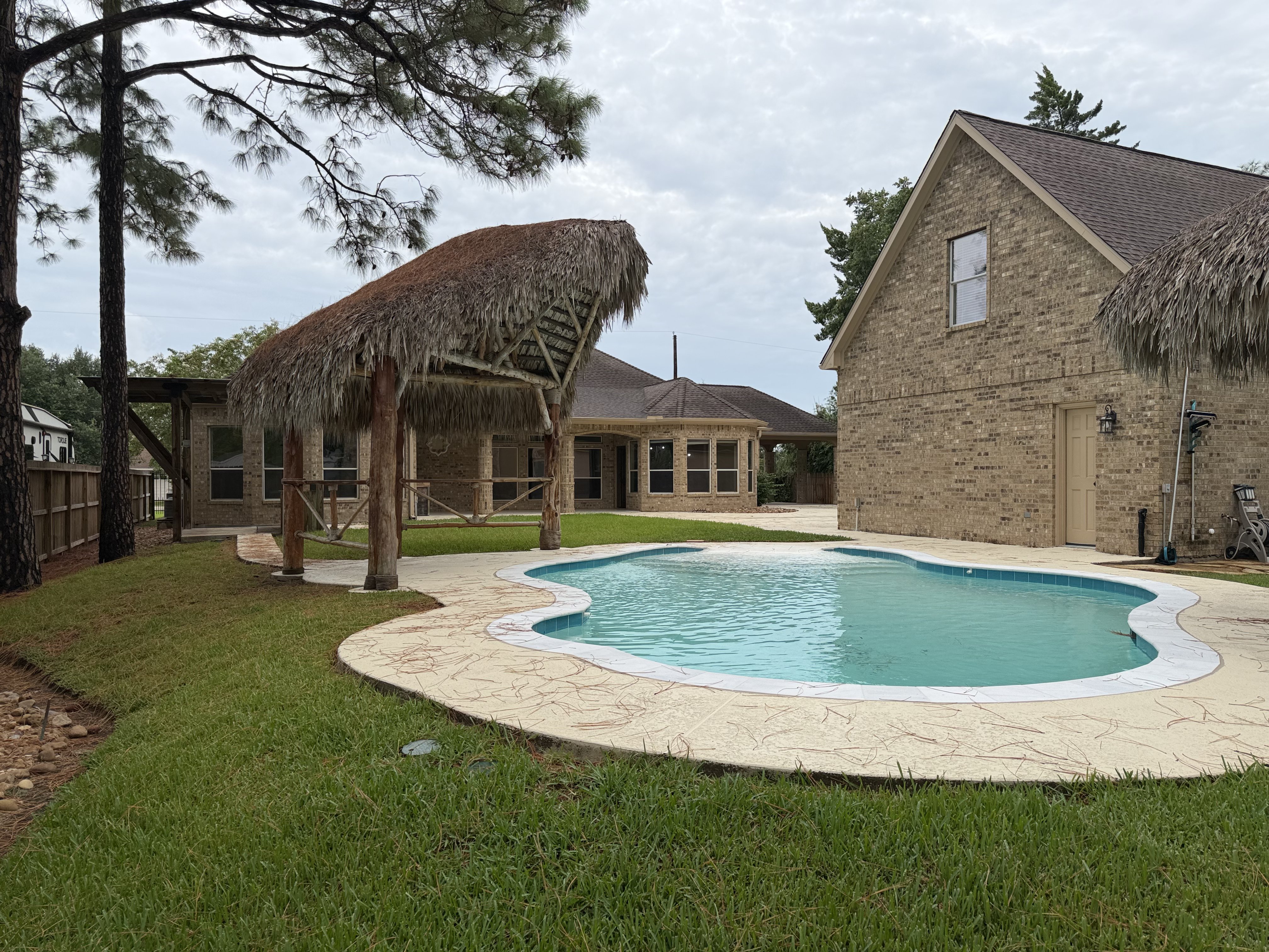 Photo 11 of 69 of 1005 Lewis Dr, Kemah, TX