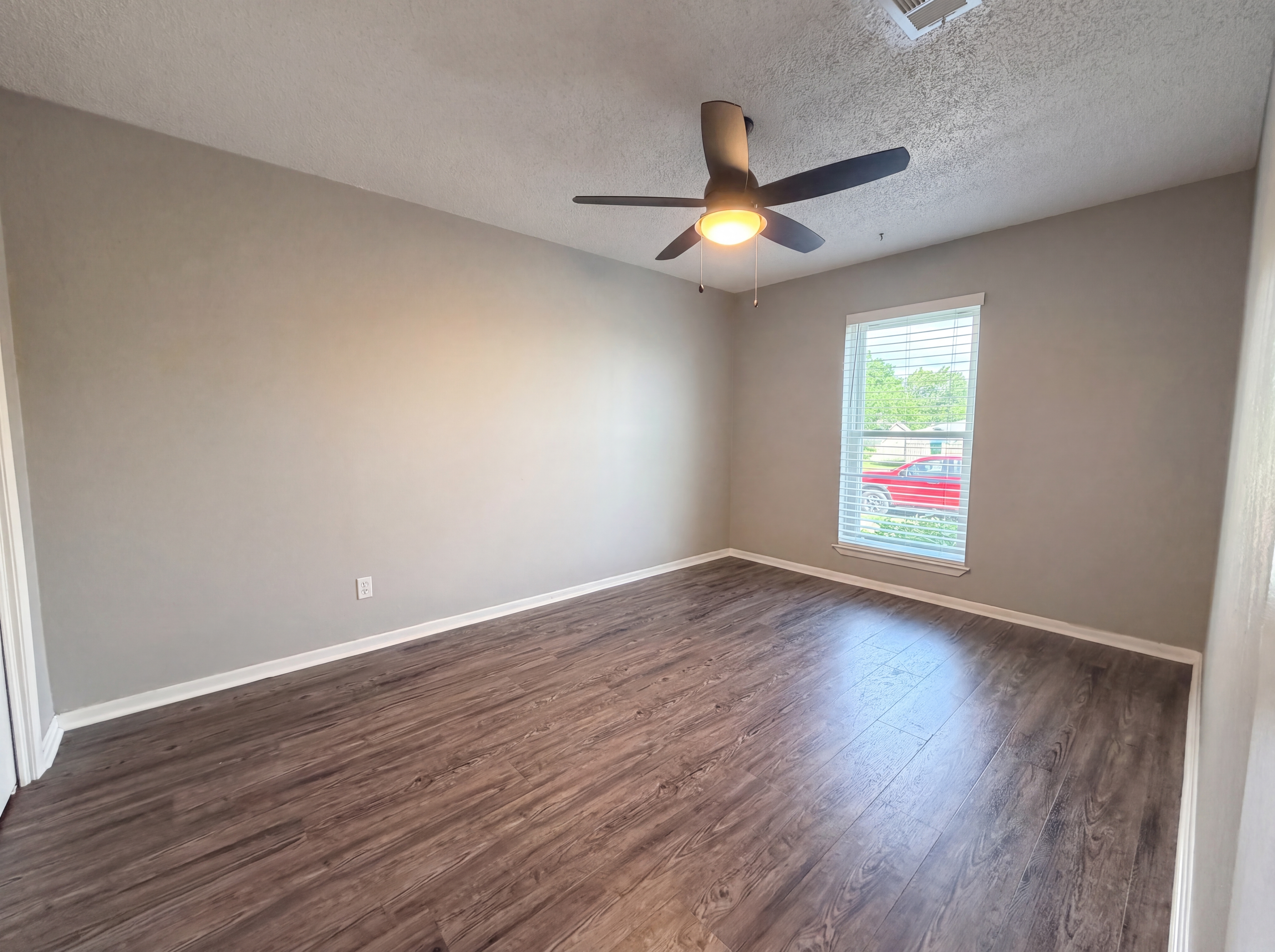 Photo 4 of 16 of 816 N 23rd St, Copperas Cove, TX