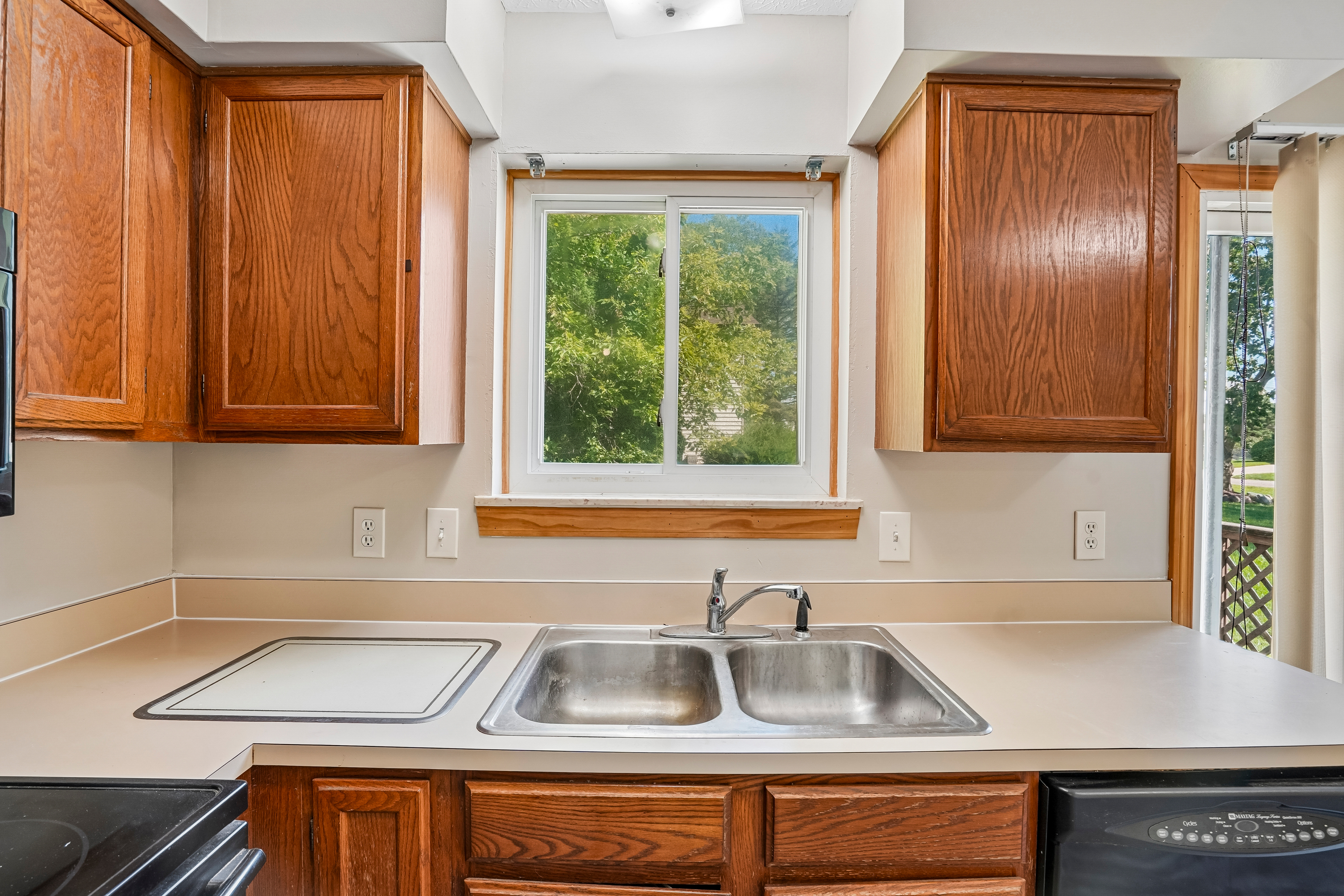 Photo 12 of 30 of 10153 Ashton St, Pinckney, MI
