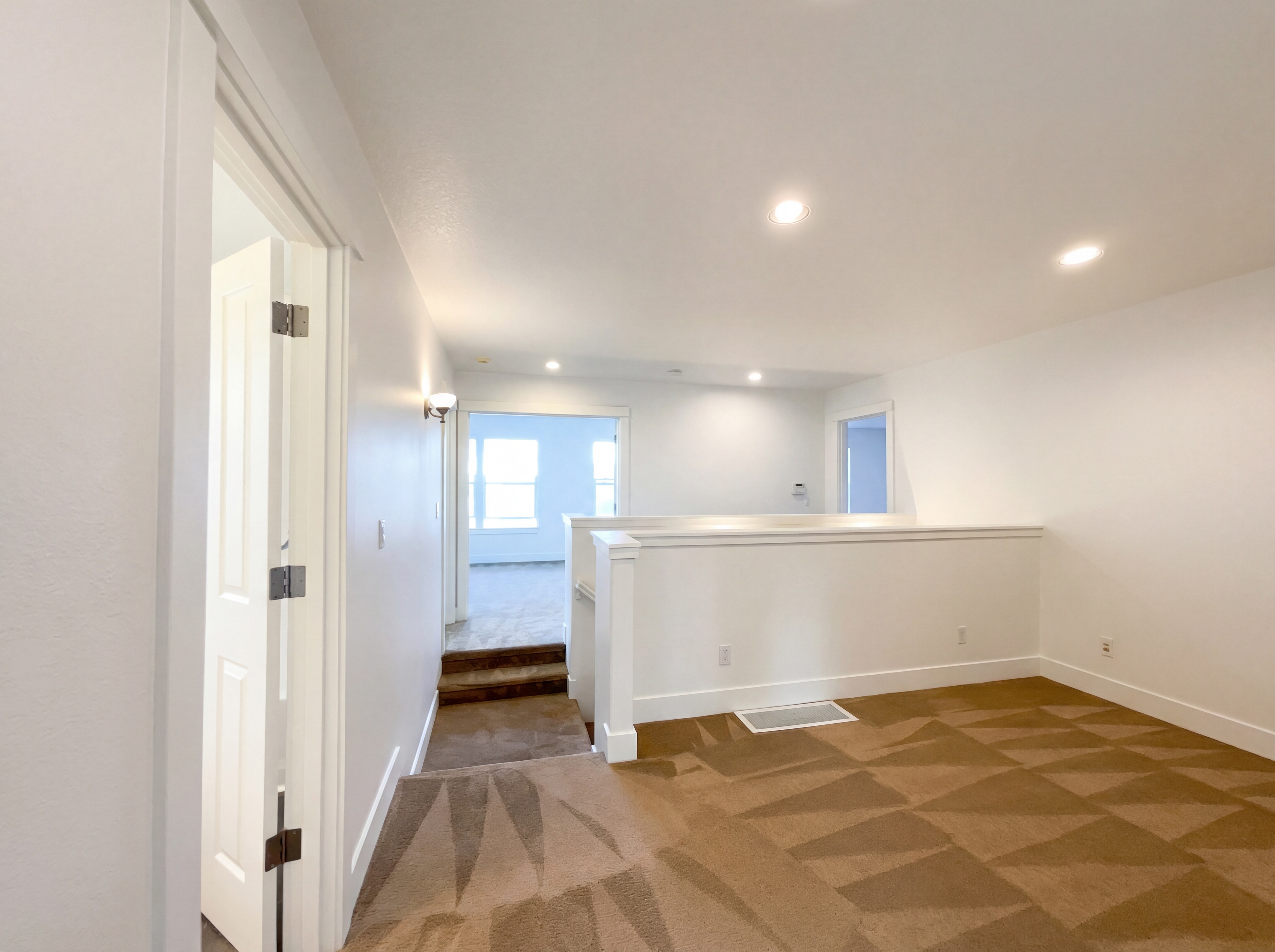 Photo 12 of 35 of 10989 SW Oneida St, Tualatin, OR