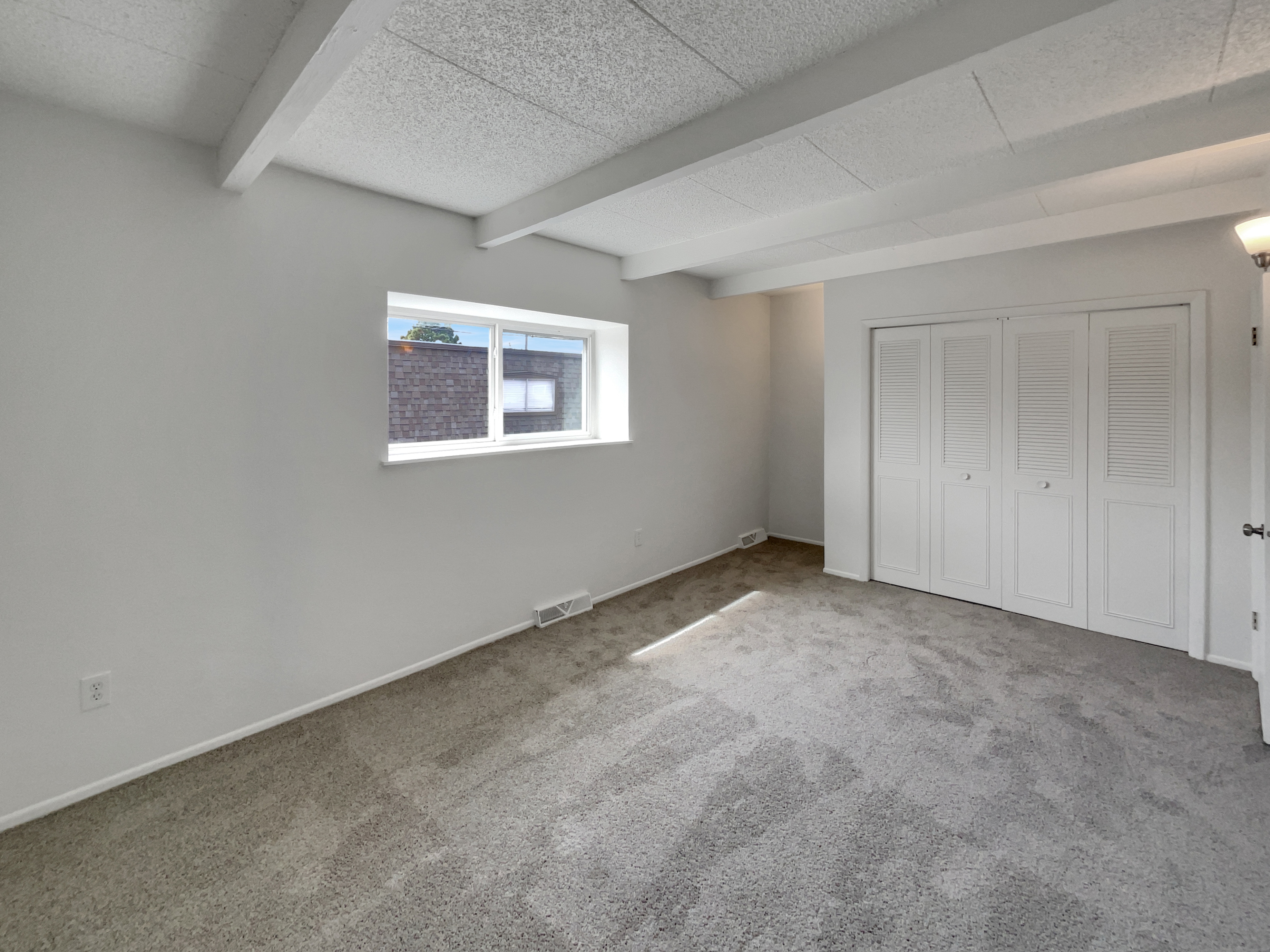 Photo 5 of 24 of 11422 W 17th Pl, Lakewood, CO