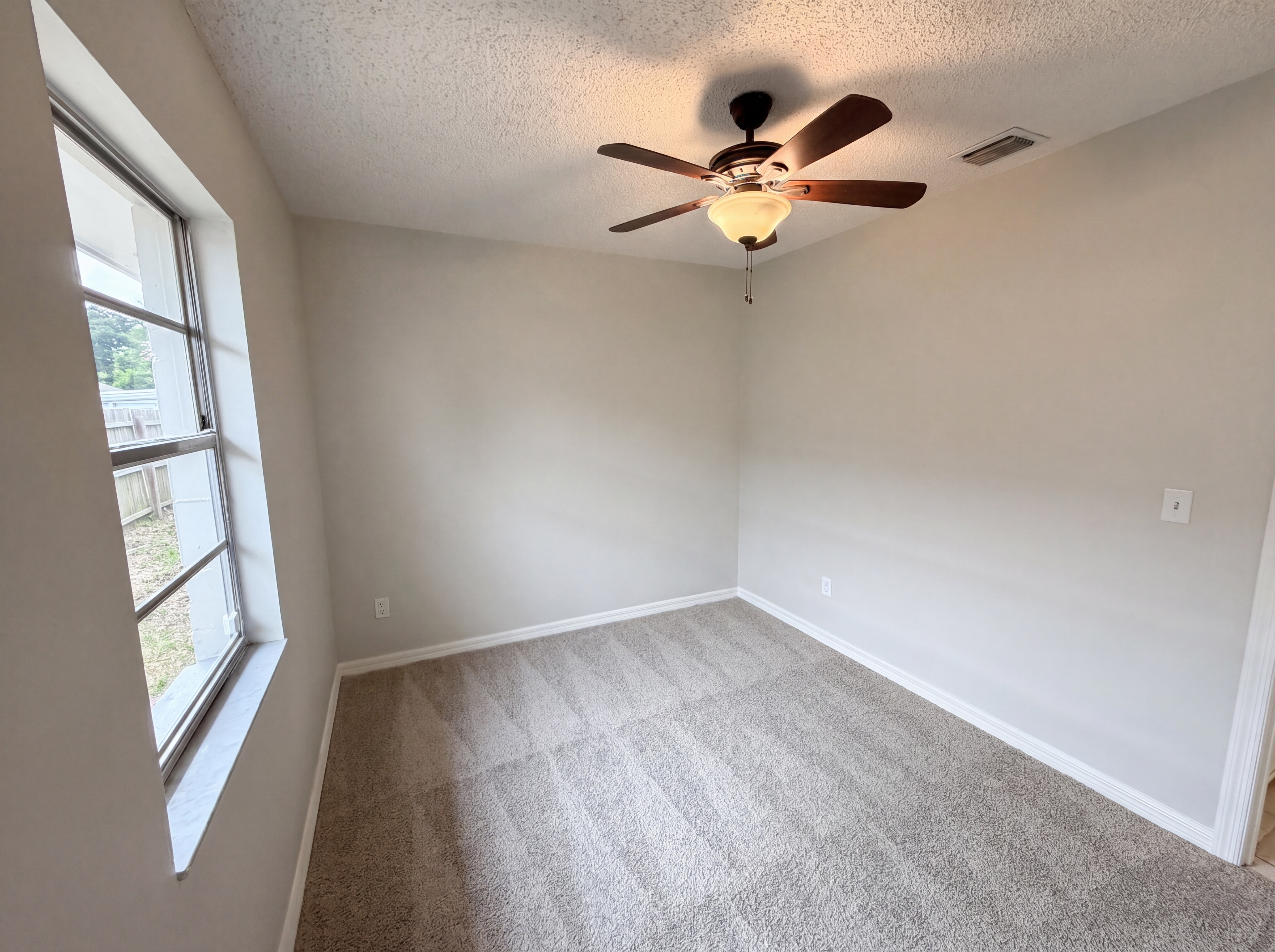 Photo 13 of 23 of 4401 Santee St, Orlando, FL