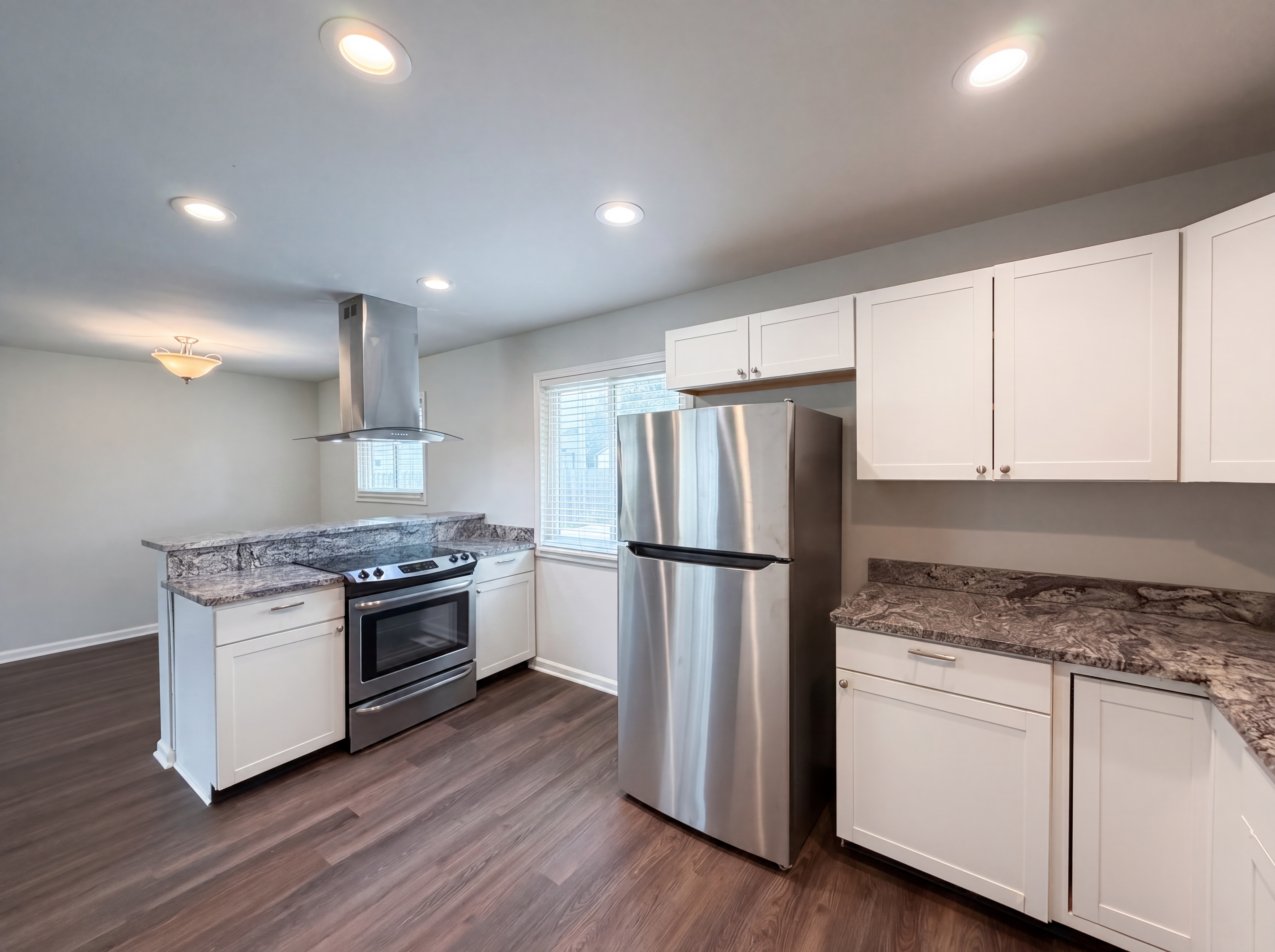 Photo 2 of 16 of 4663 W Runyon Lake Dr, Greenwood, IN