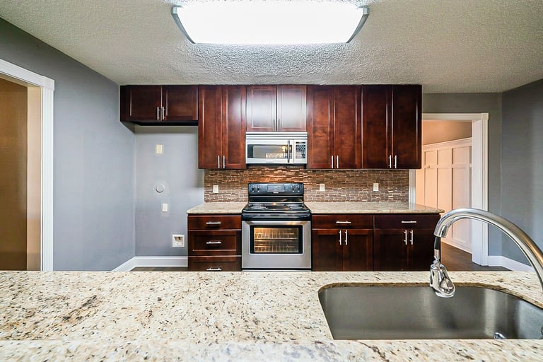 Photo 27 of 27 - 5113 Meadow Crest St, La Porte, TX 77571