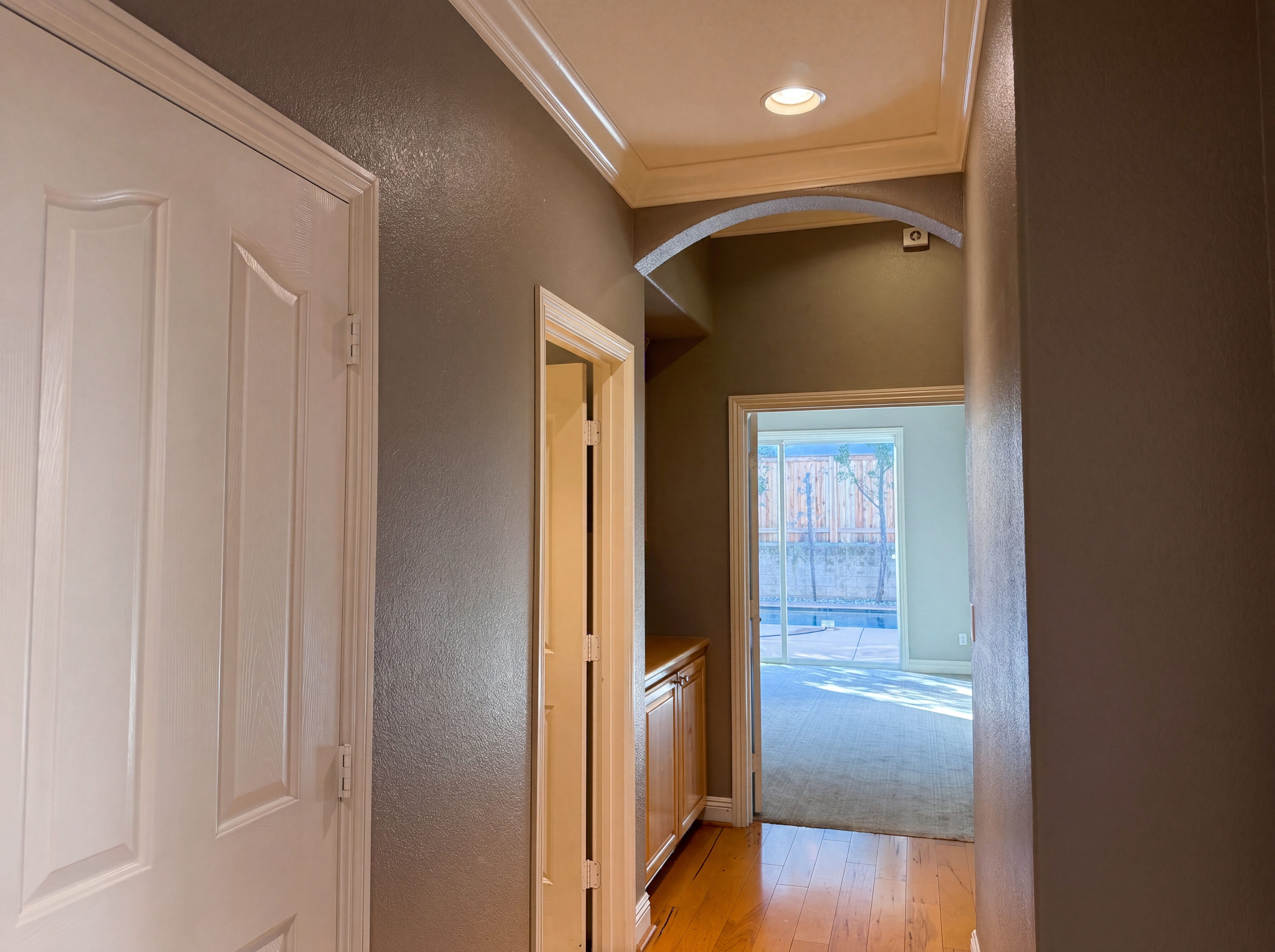 Photo 25 of 51 of 1401 Grey Owl Cir, Roseville, CA